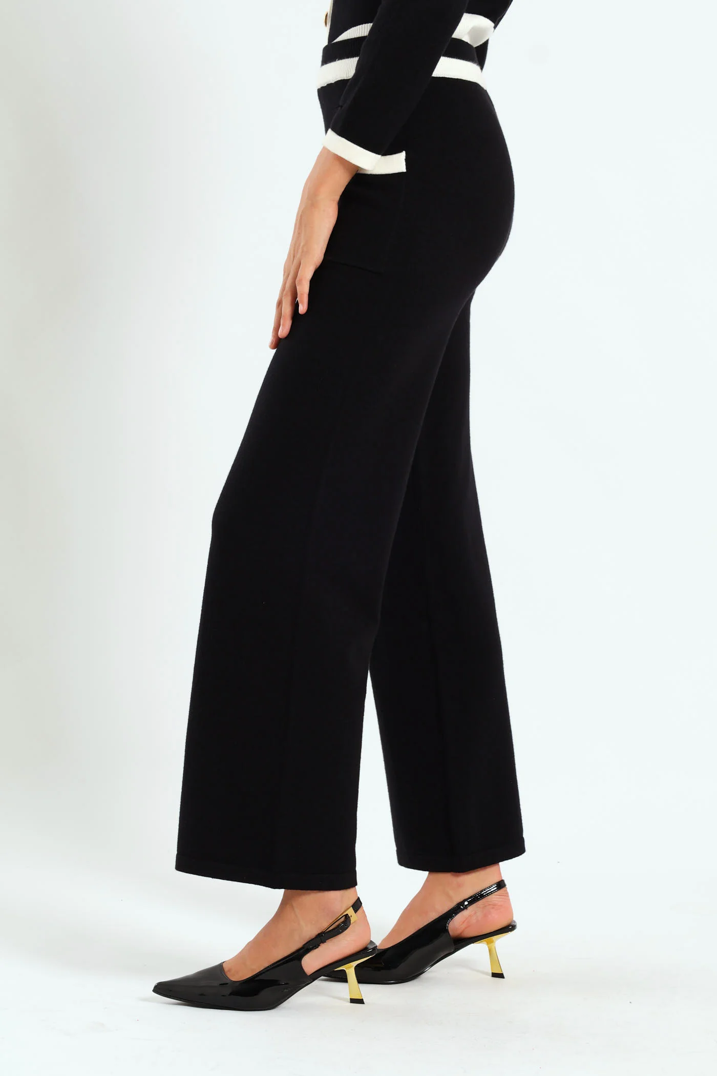 Contrasted Wide-Leg Knit Pants - Black - Image 3