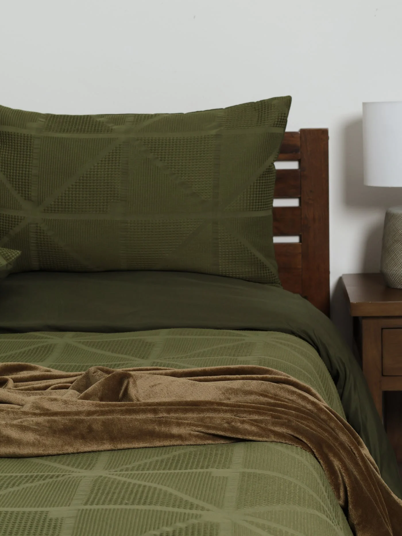 Coral Fleece Blanket - Emerald - Image 3