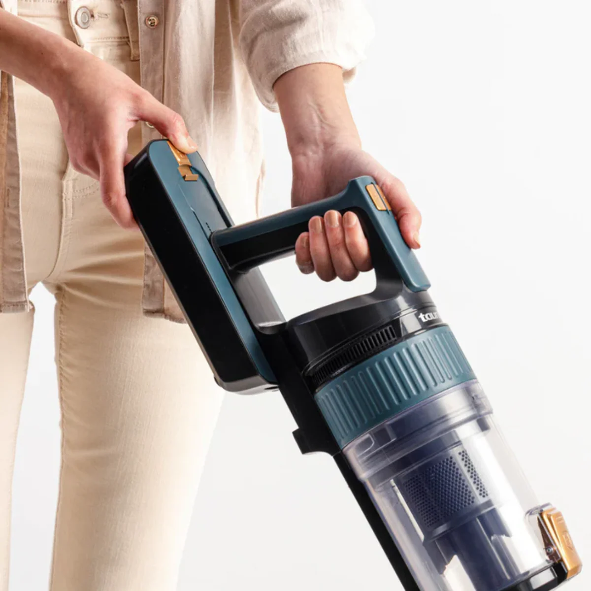 Cordless Rechargeable Plastic Vacuum Cleaner - Black - Image 7