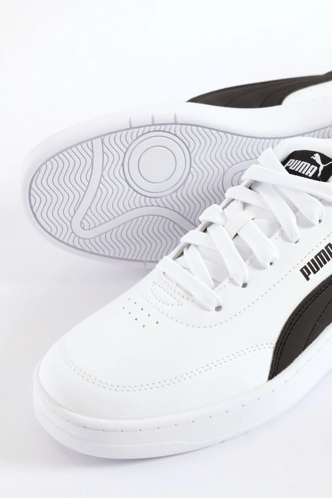 Court Classic Clean Sneaker - White/Black - Image 3