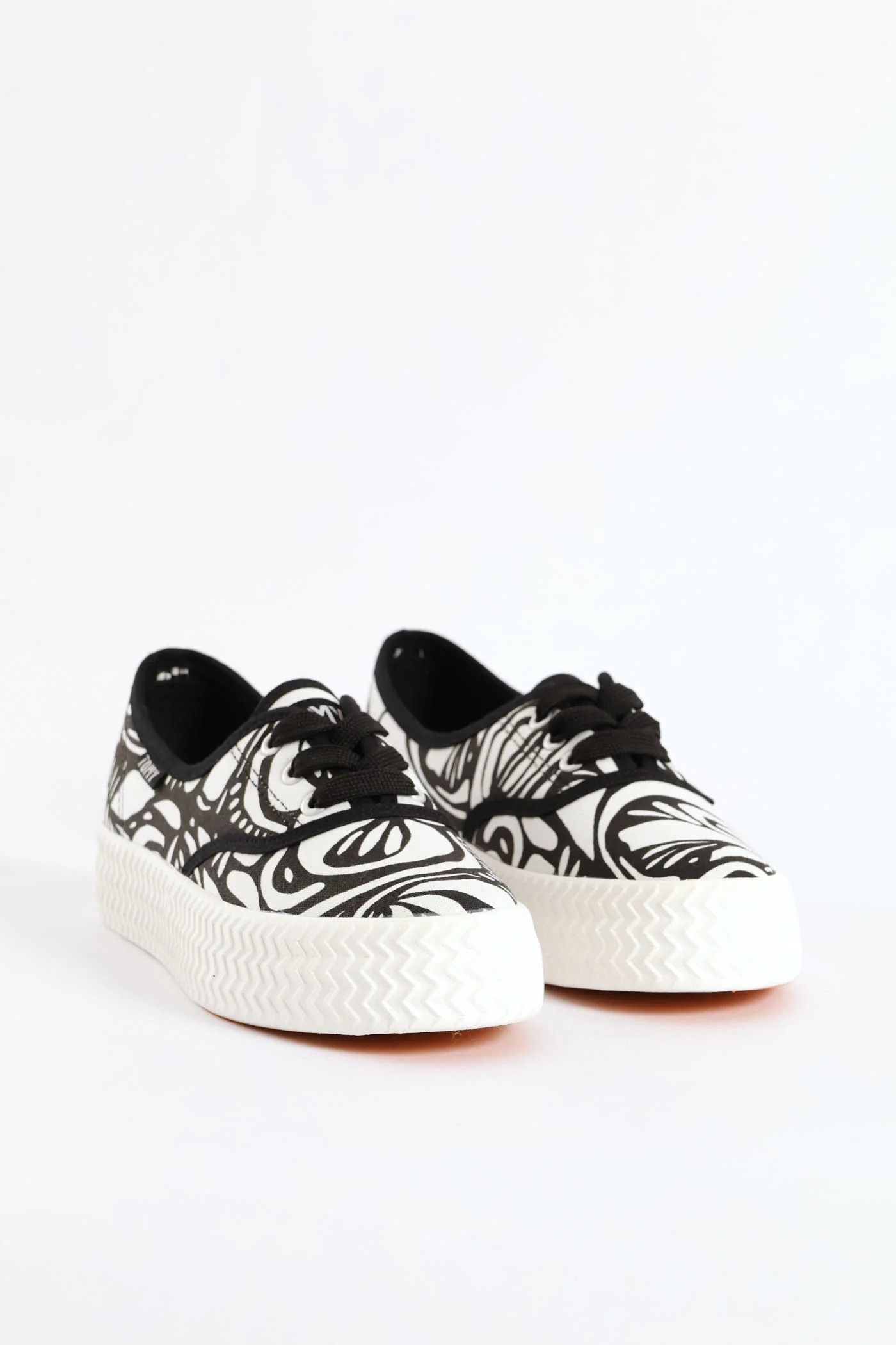 Cresida Canvas Sneaker - Black/White - Image 3