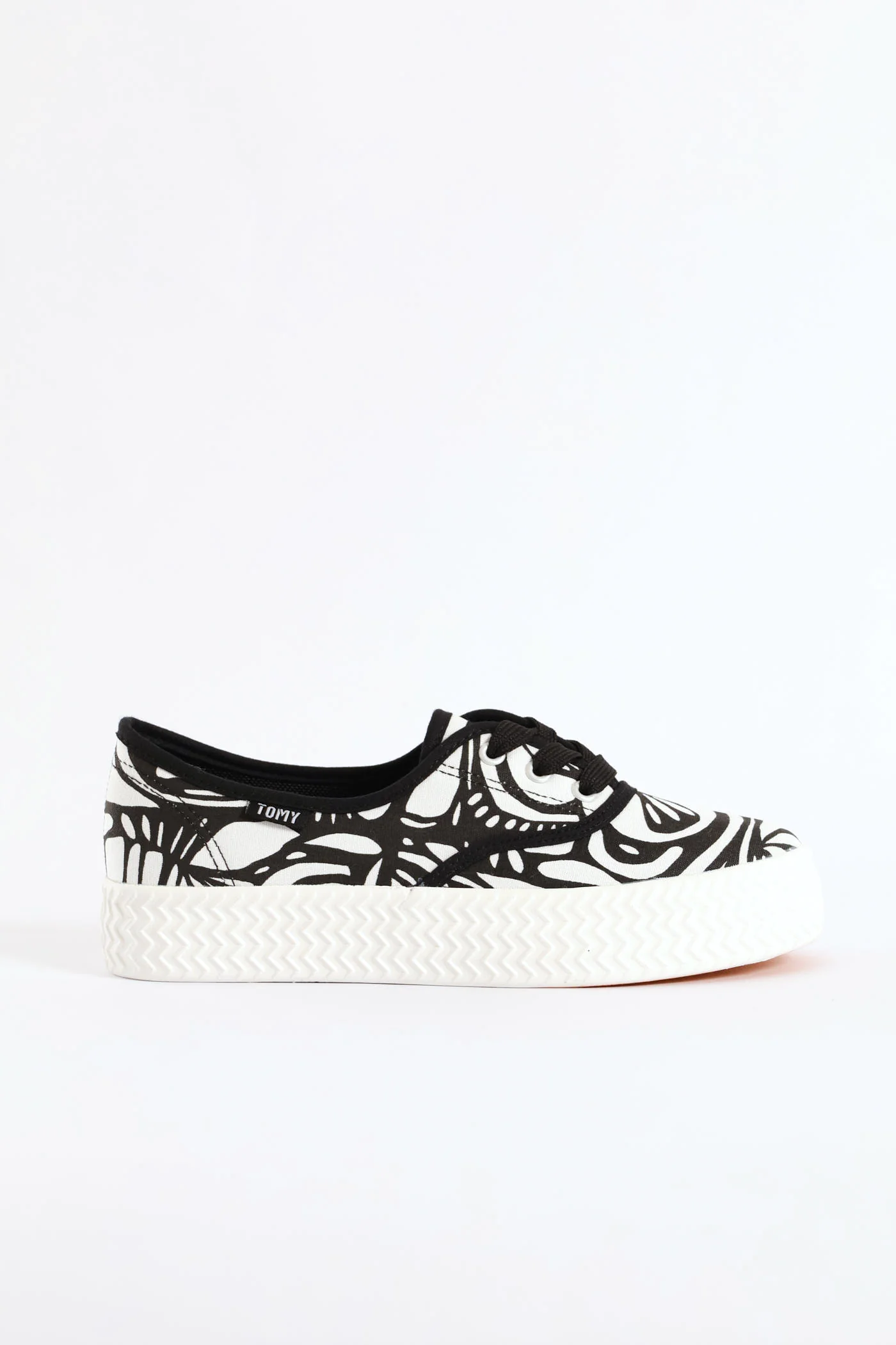 Cresida Canvas Sneaker - Black/White - Image 4