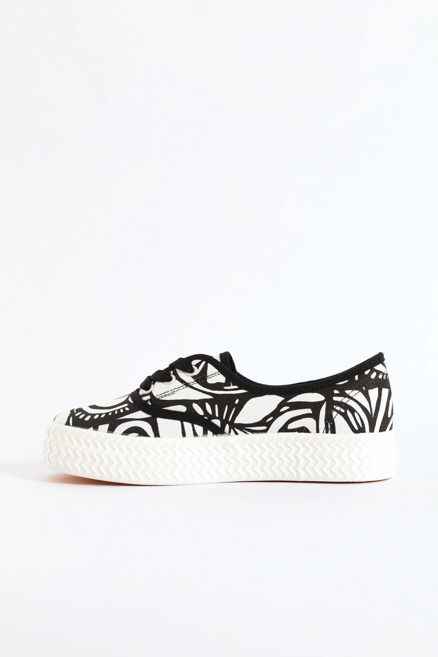 Cresida Canvas Sneaker - Black/White - Image 5