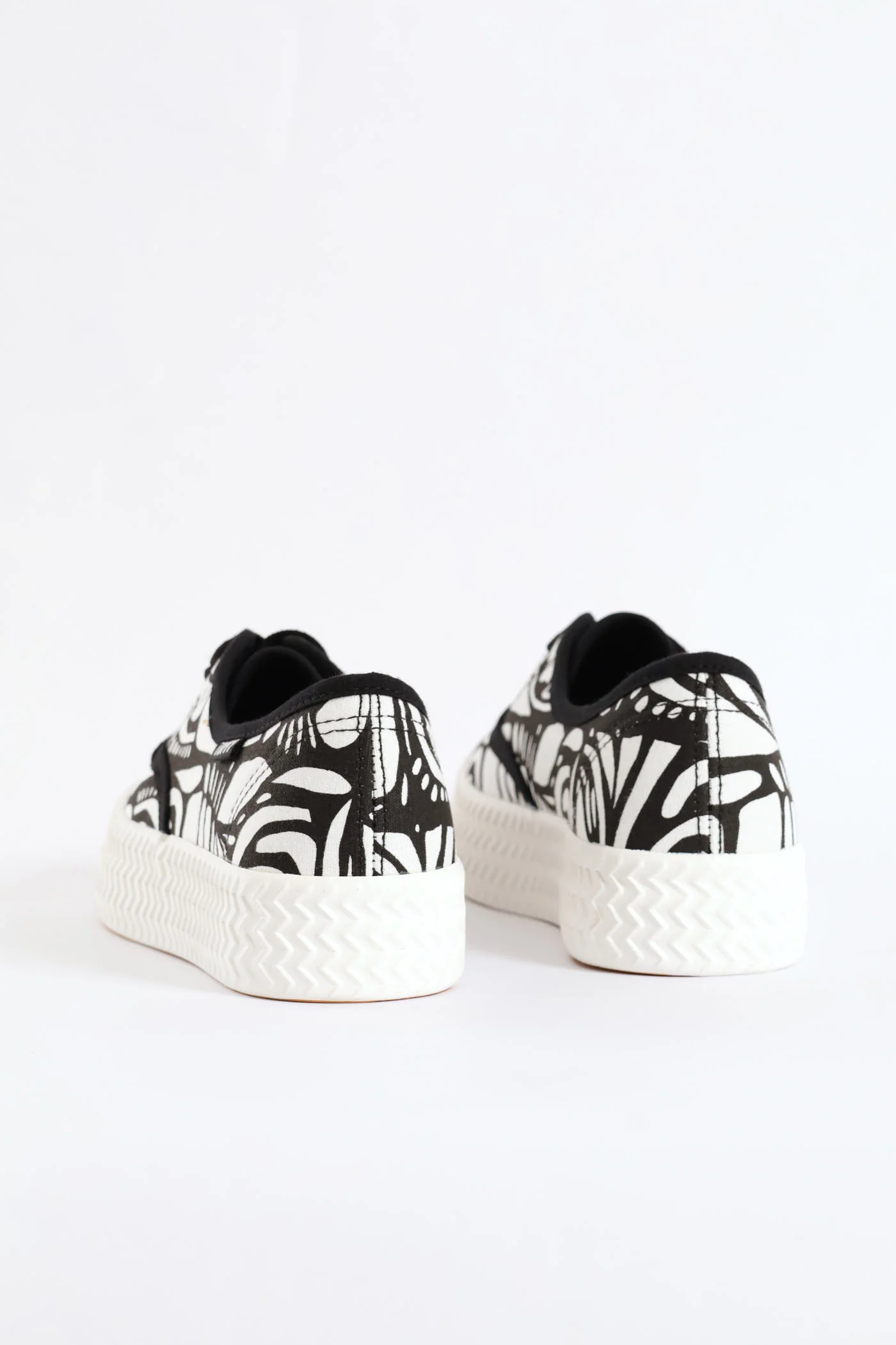Cresida Canvas Sneaker - Black/White - Image 6