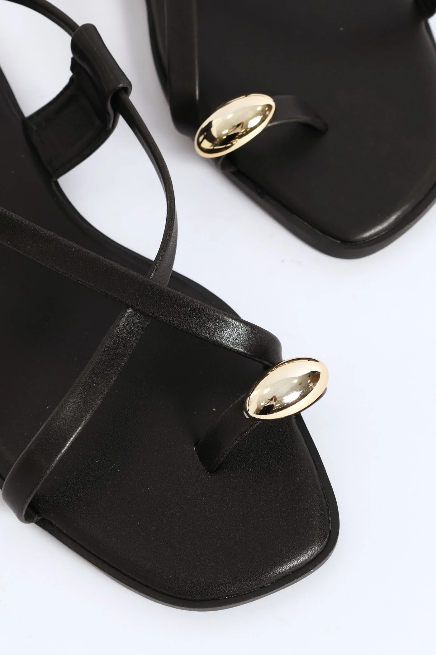 Crosstrap Detail Toe Post Sandal - Black - Image 2