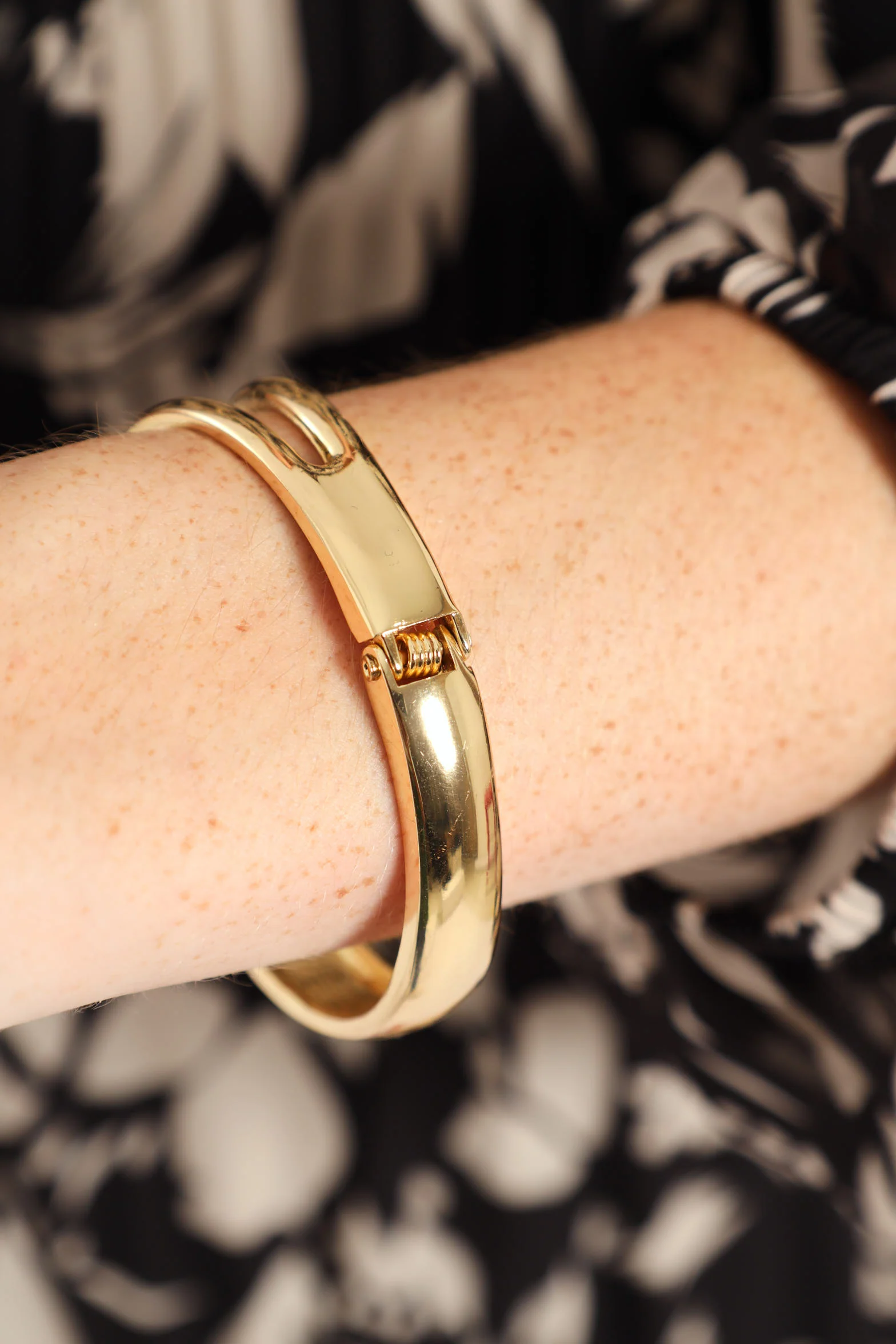 Cutout Cuff Bracelet - Gold - Image 2
