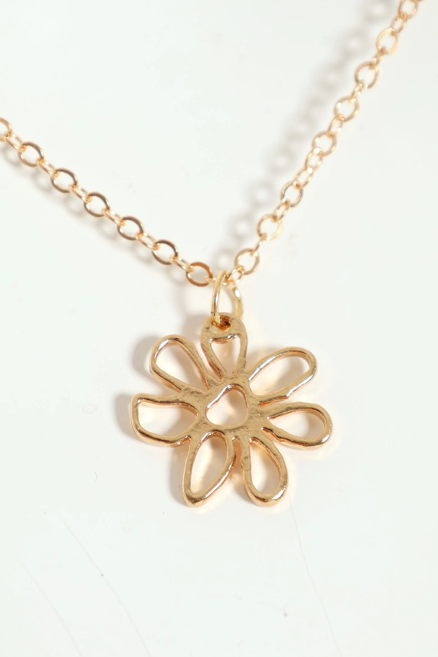 Cutout Floral Pendant Necklace - Gold - Image 2