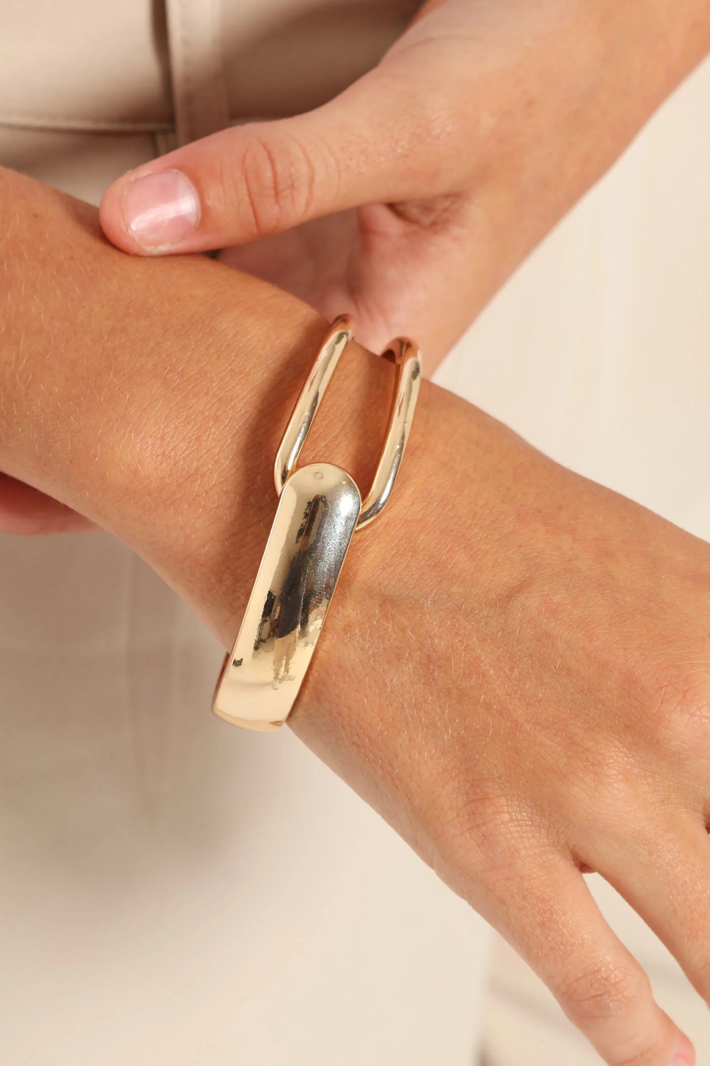 Cutout Rounded Cuff Bangle - Gold - Image 3