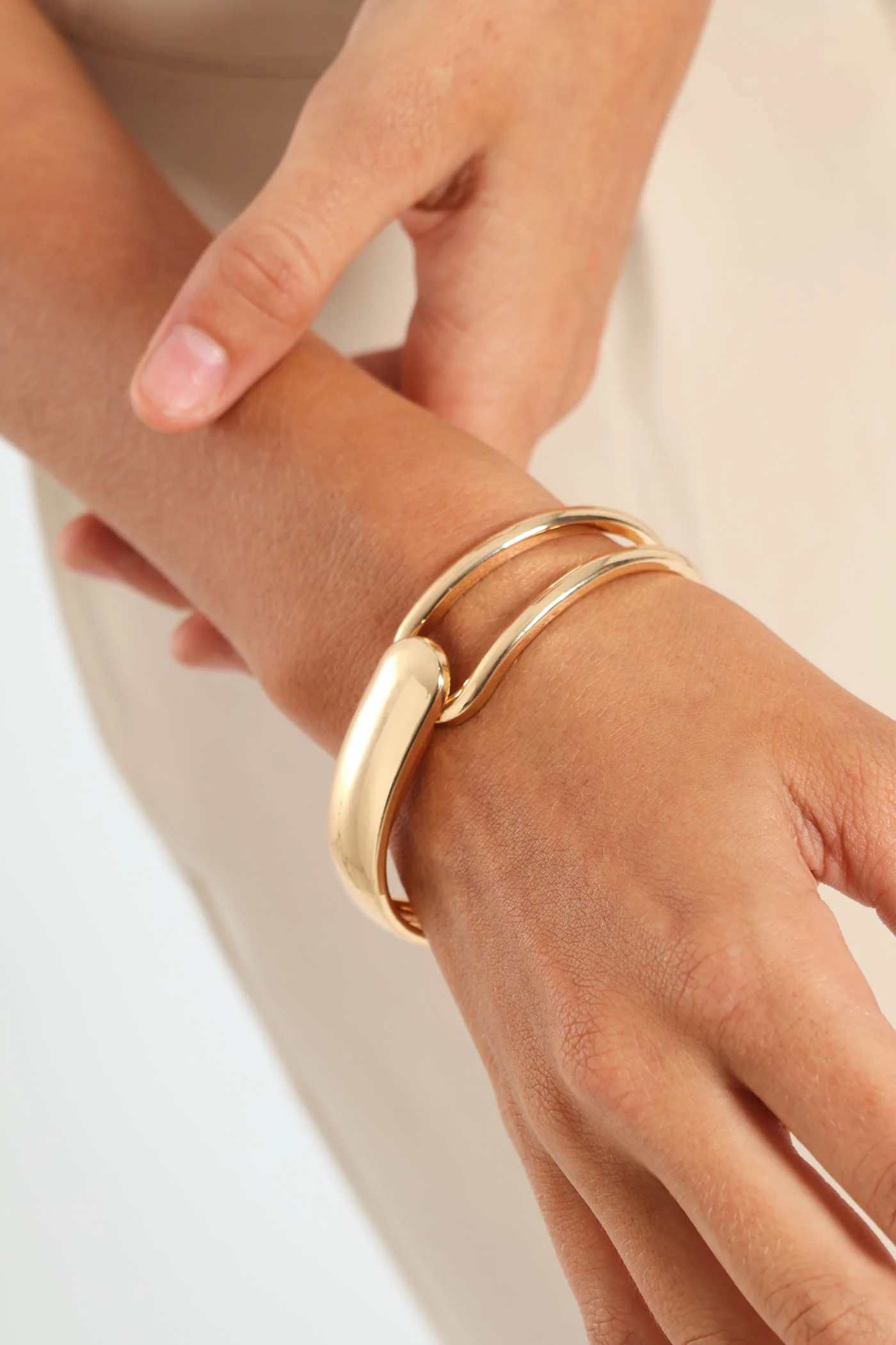 Cutout Rounded Cuff Bangle - Gold - Image 4