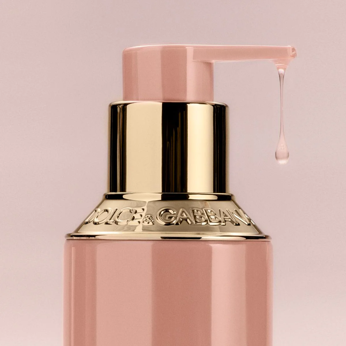 Glow-Refresh Basil Cleanser - Image 3