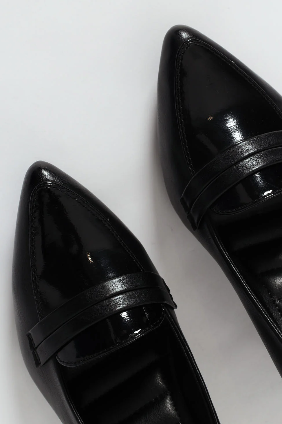 Dina Pointed Toe Mocassin Detail Upper Court Heel - Black - Image 2