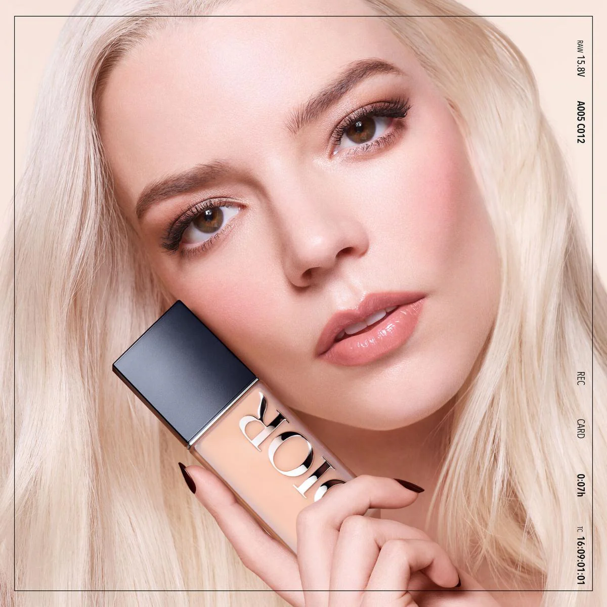 Forever Skin Wear Blurring Natural Matte Foundation - 24h Ultra Wear - Image 12