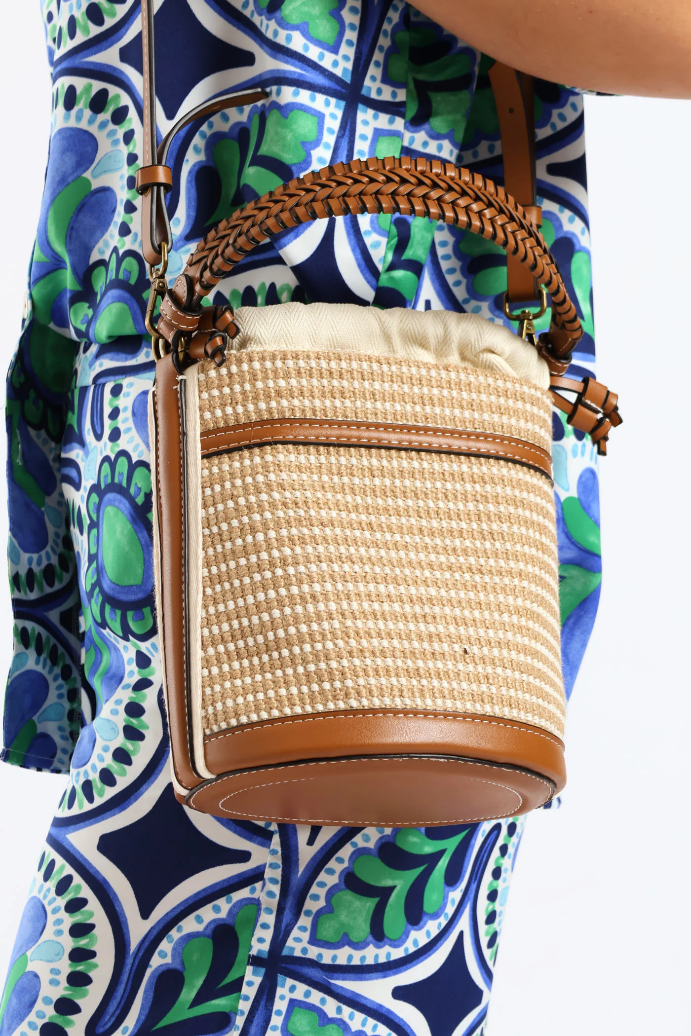 Double Handle Straw Panel Bucket Bag - Tan - Image 5