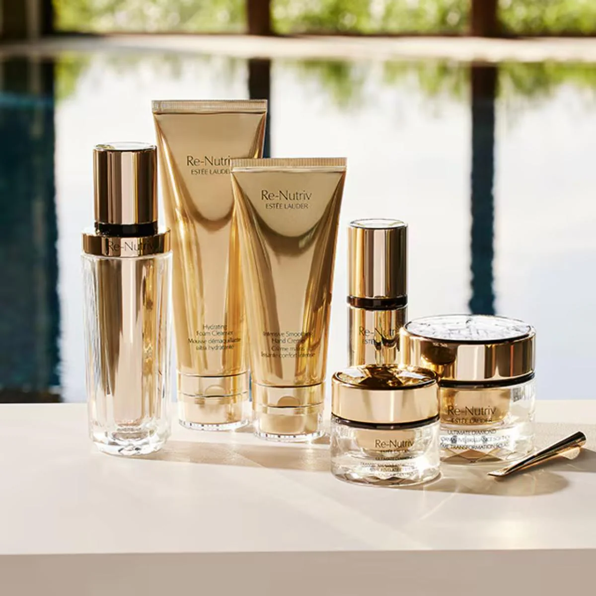 Re-Nutriv Rich Foam Cleanser - Image 3