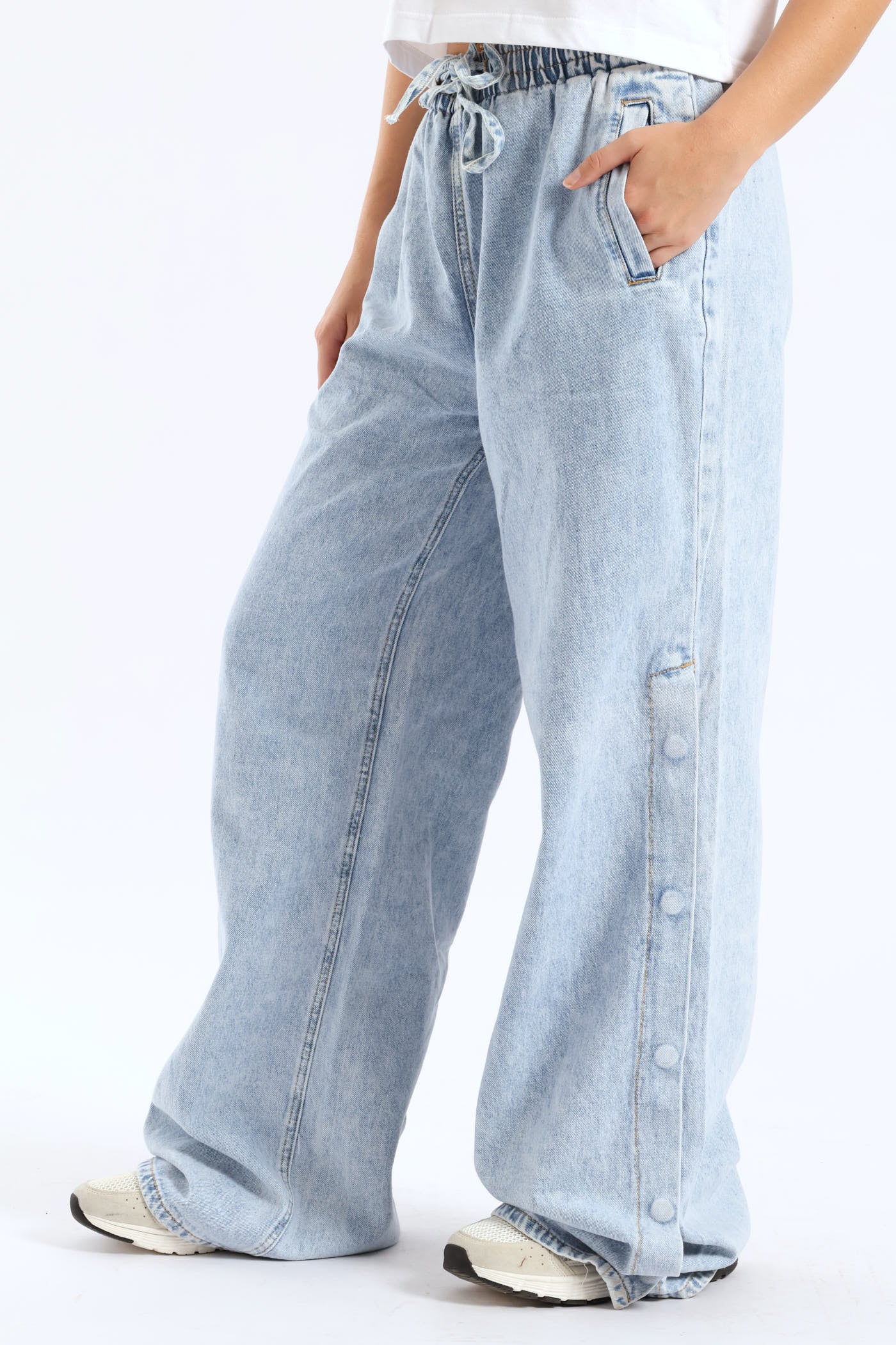 Elastic Snap Hem Denim - Bleach - Image 3