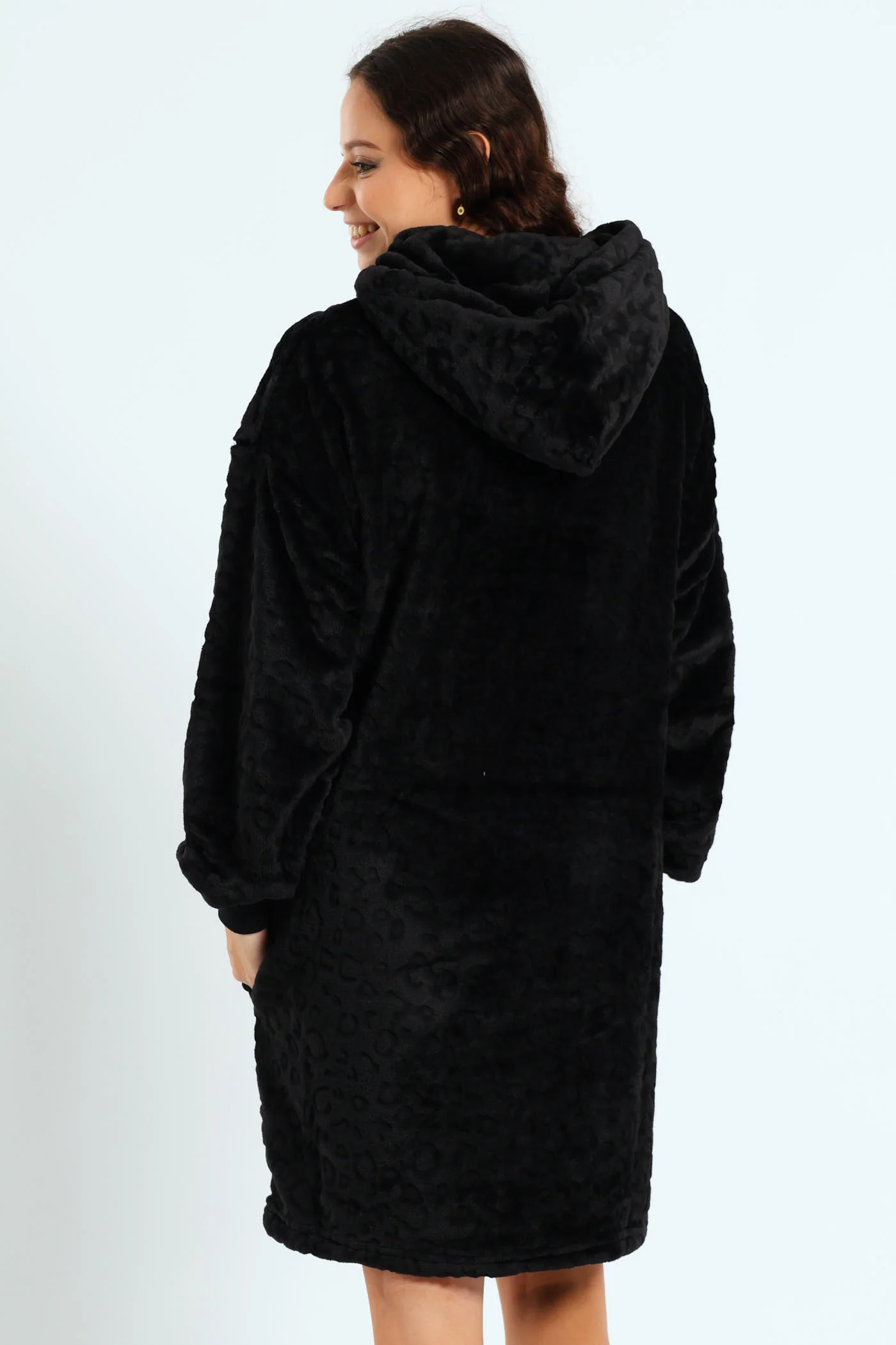 Embossed Animal Print Oversize Snuggie - Black - Image 2