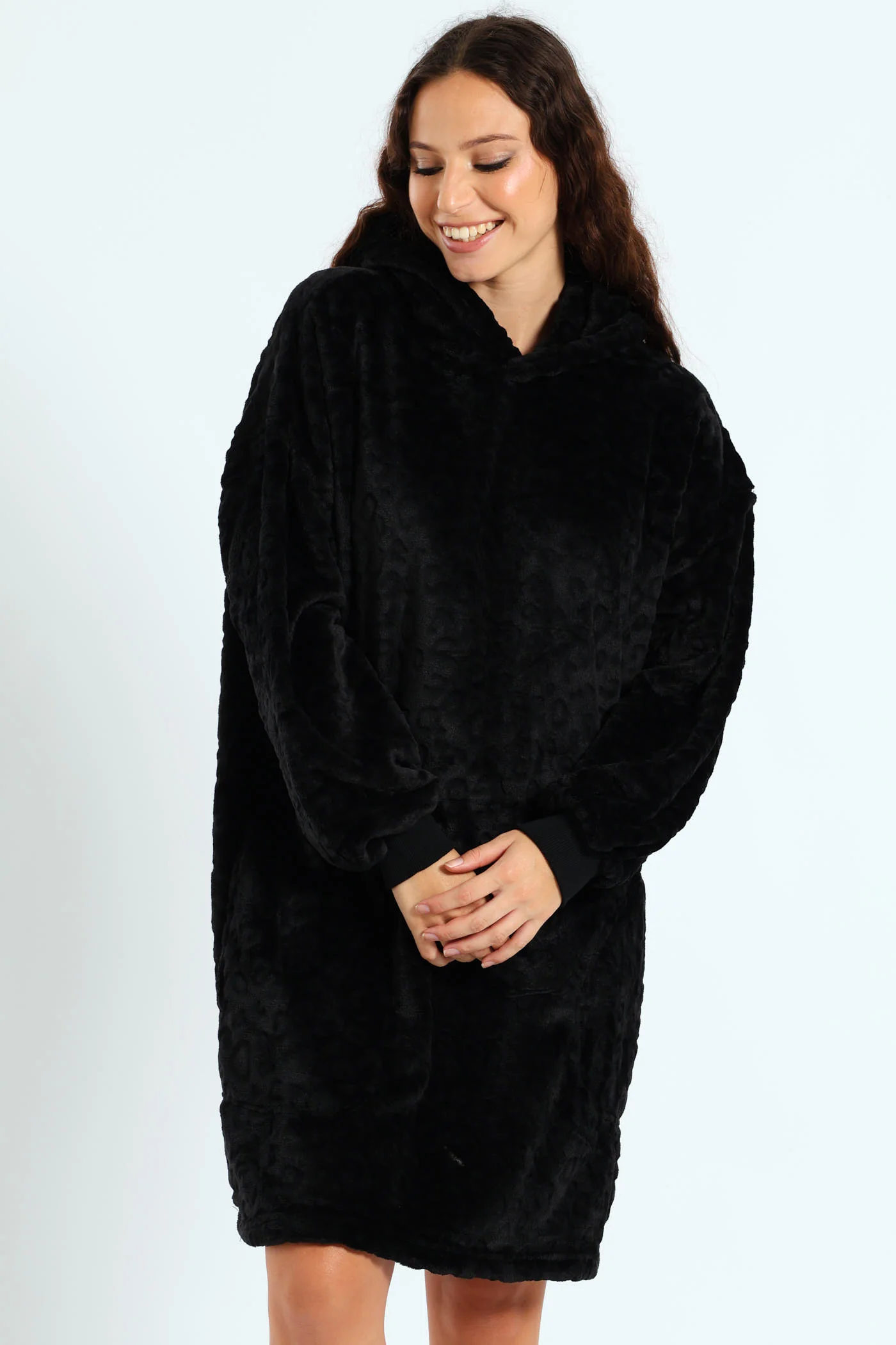 Embossed Animal Print Oversize Snuggie - Black - Image 3