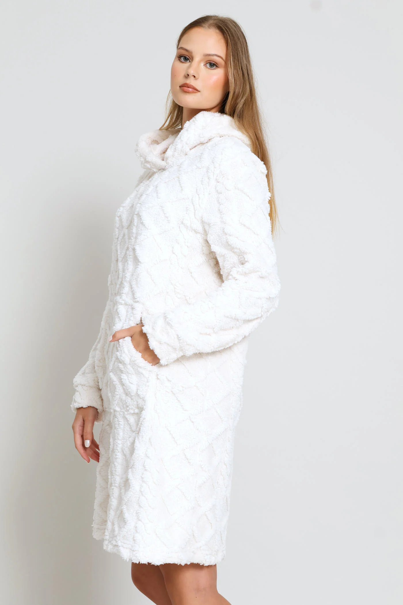 Embossed Cable Knit Slim Fit Snuggie - Natural - Image 3