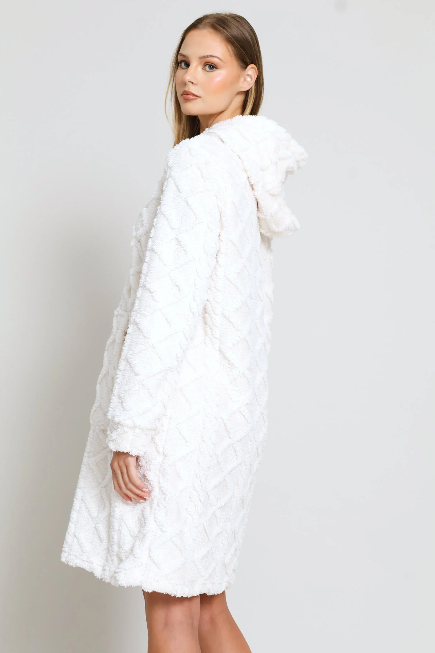Embossed Cable Knit Slim Fit Snuggie - Natural - Image 4