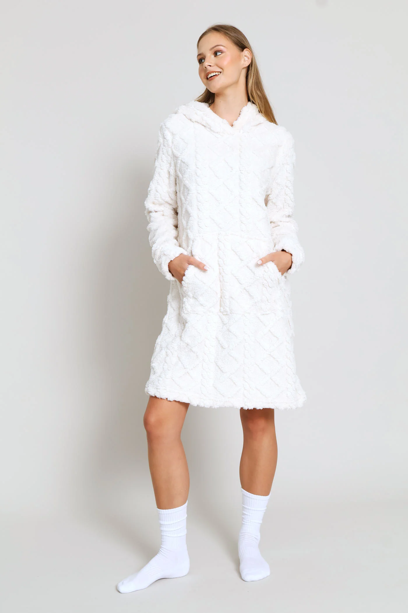 Embossed Cable Knit Slim Fit Snuggie - Natural - Image 5