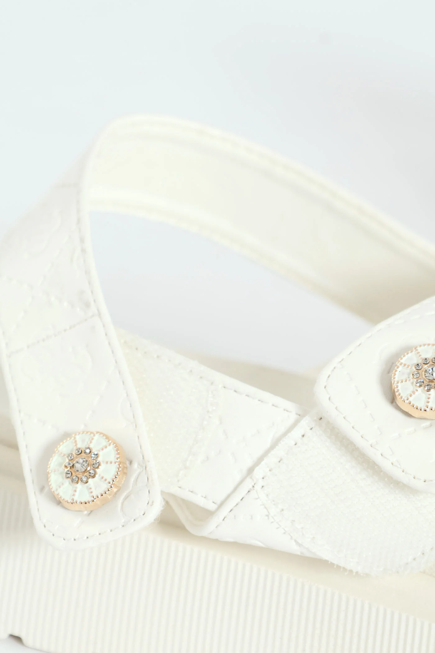 Embossed Wide Crosstrap Mule Sandal With Slingback - White - Image 6