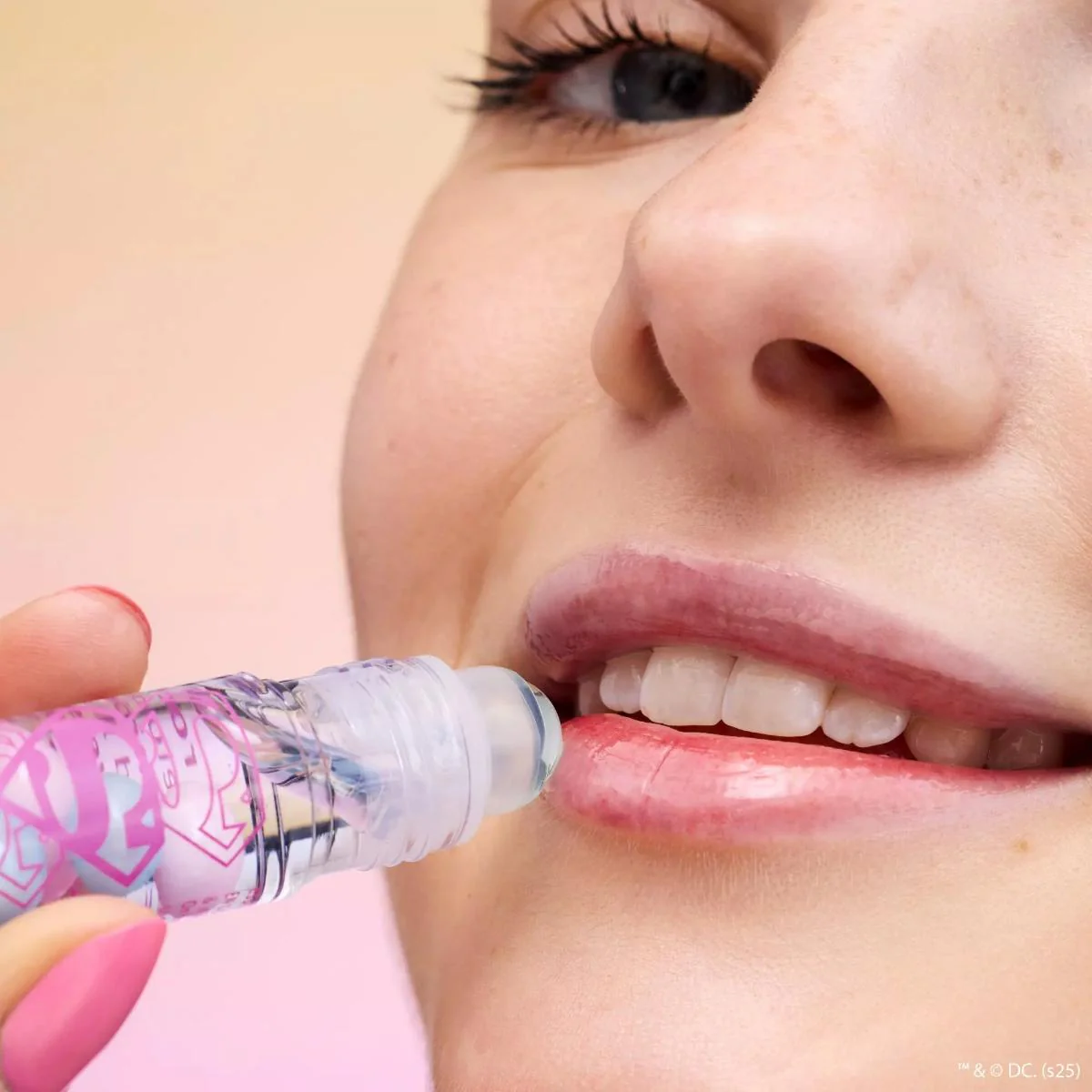 Superman Lip Oil Roll On - Image 3
