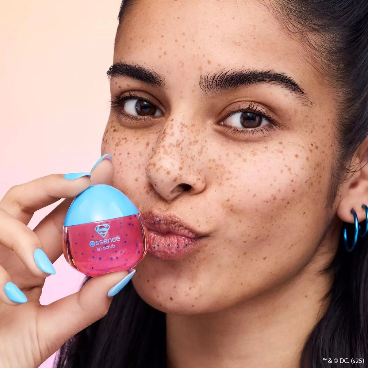 Superman Lip Scrub - Image 4