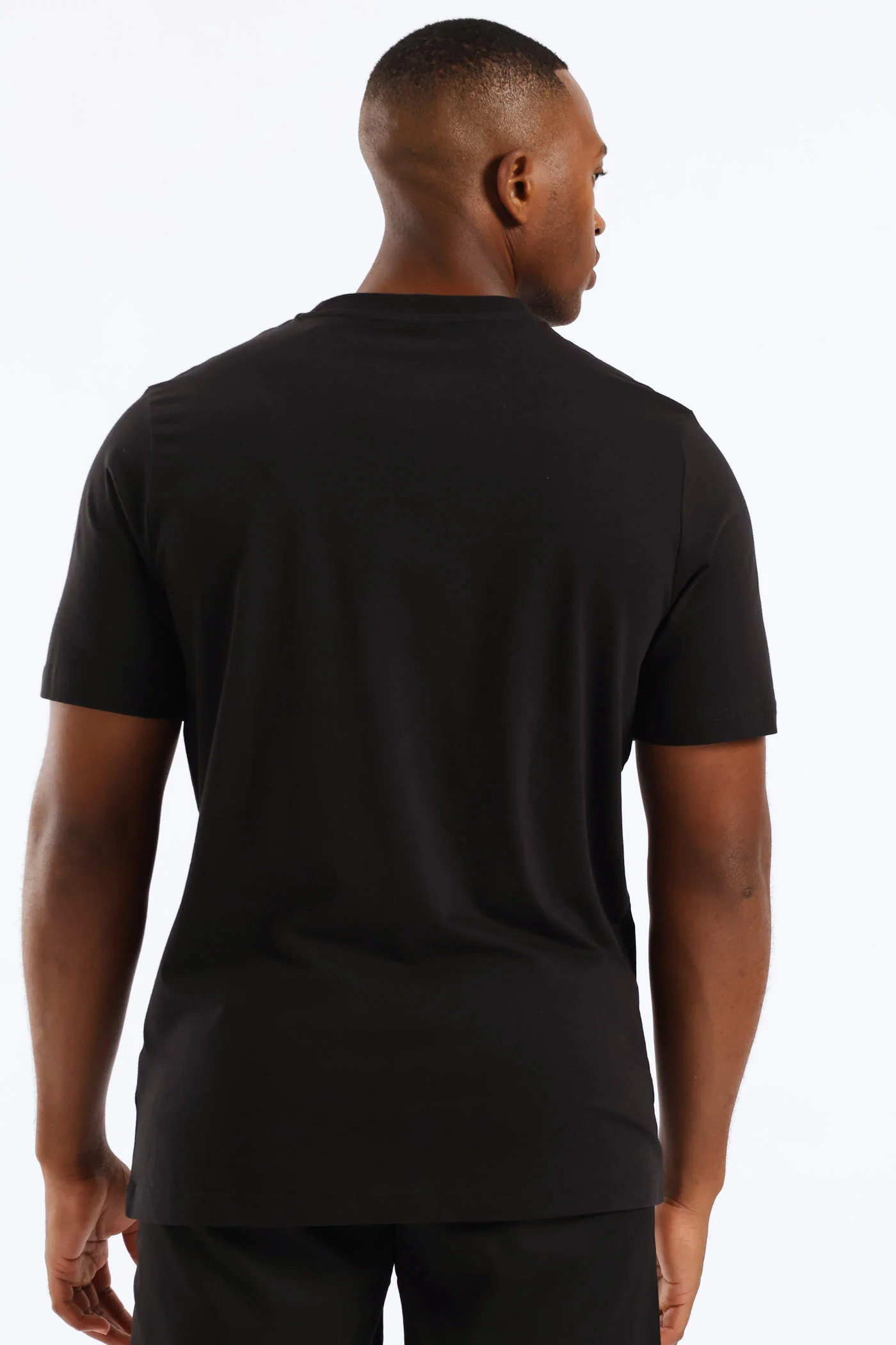 Esseential Tee - Black - Image 2