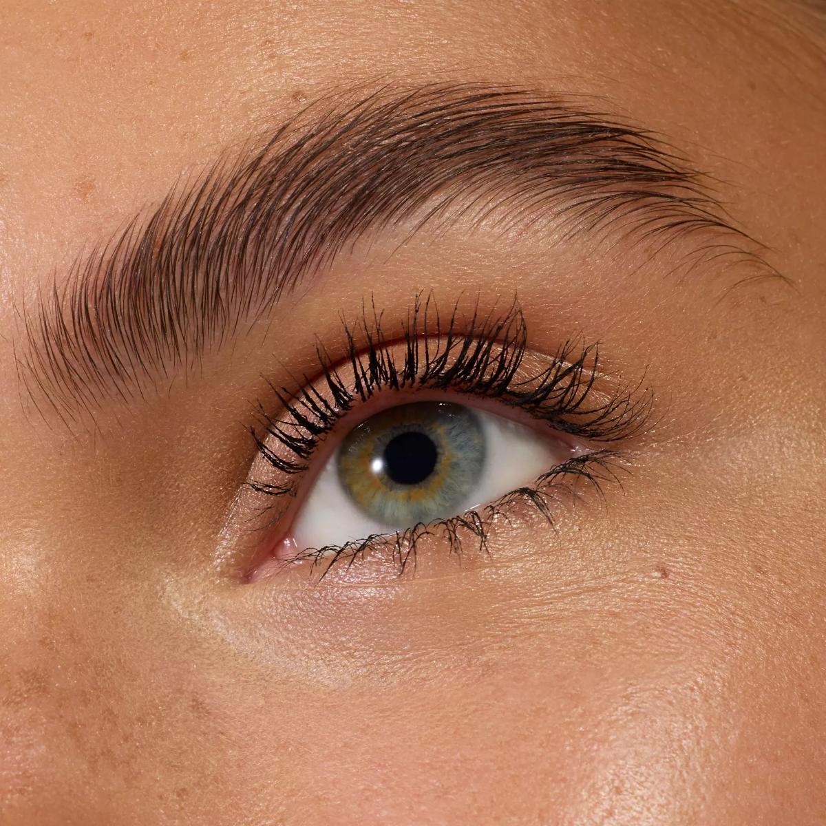 Call Me Queen Dramatic False Lash Effect Waterproof Mascara - Image 4
