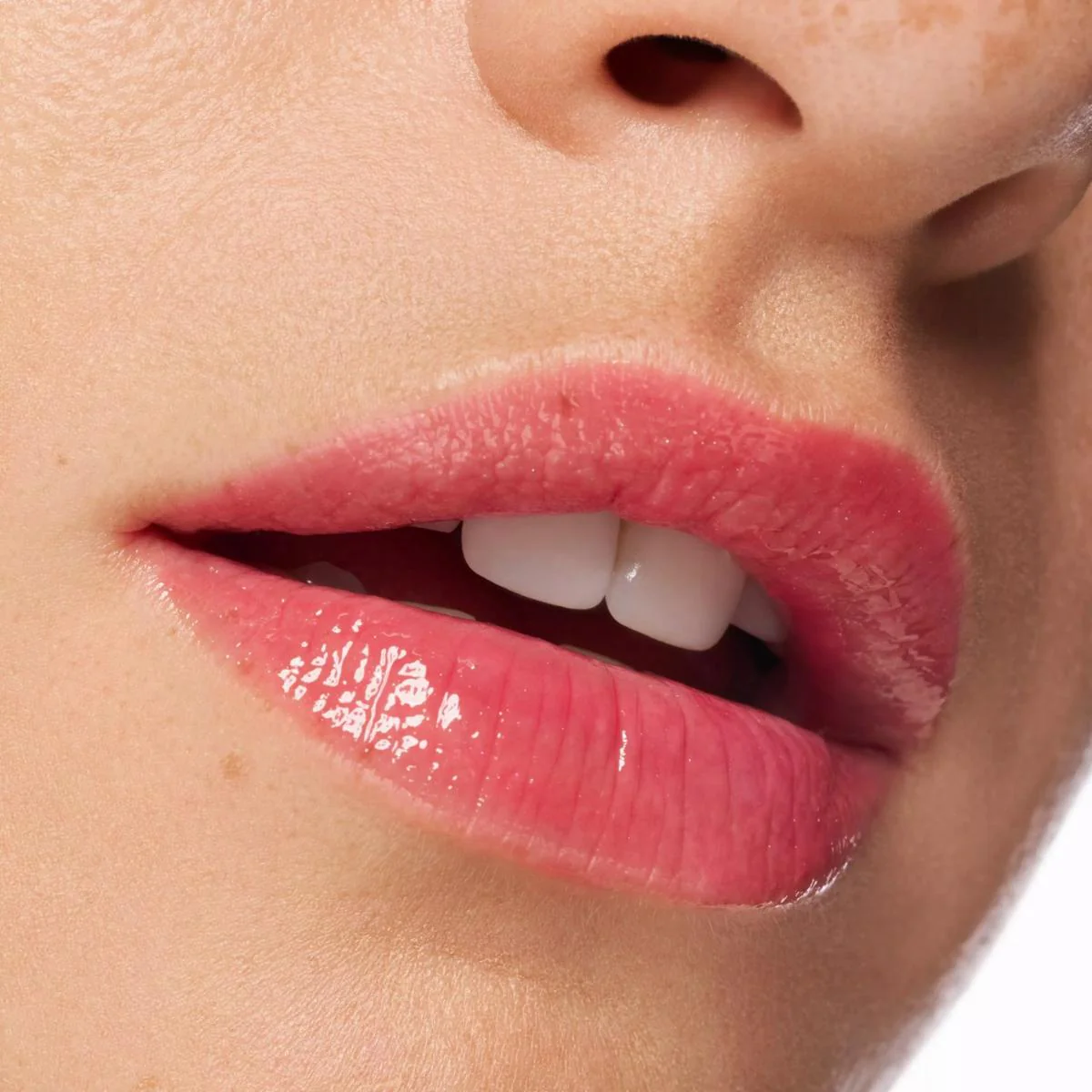 Chili Bomb Shiny Lip Gloss - Image 5