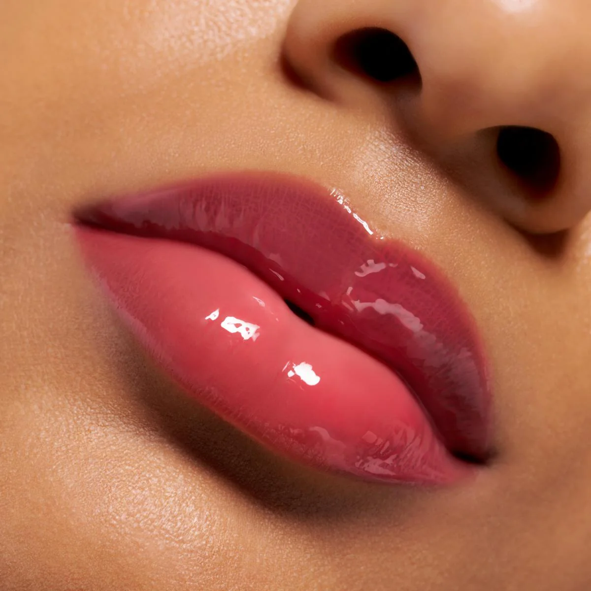 Juicy Bomb Plumping Lipgloss - Image 26