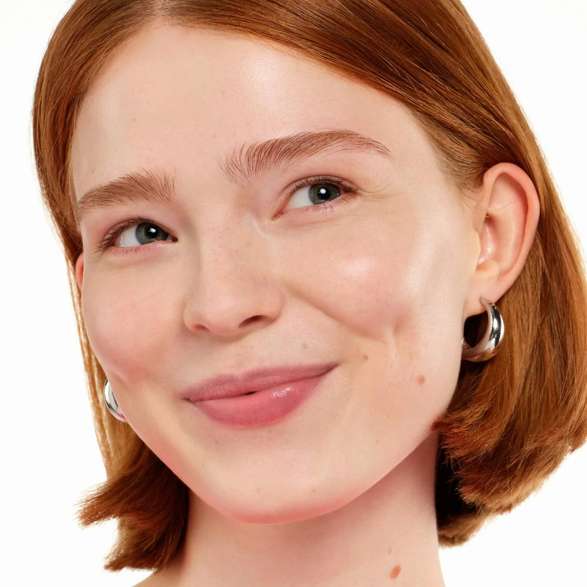 Silky Blur Hydrating Longwear Foundation - Image 3