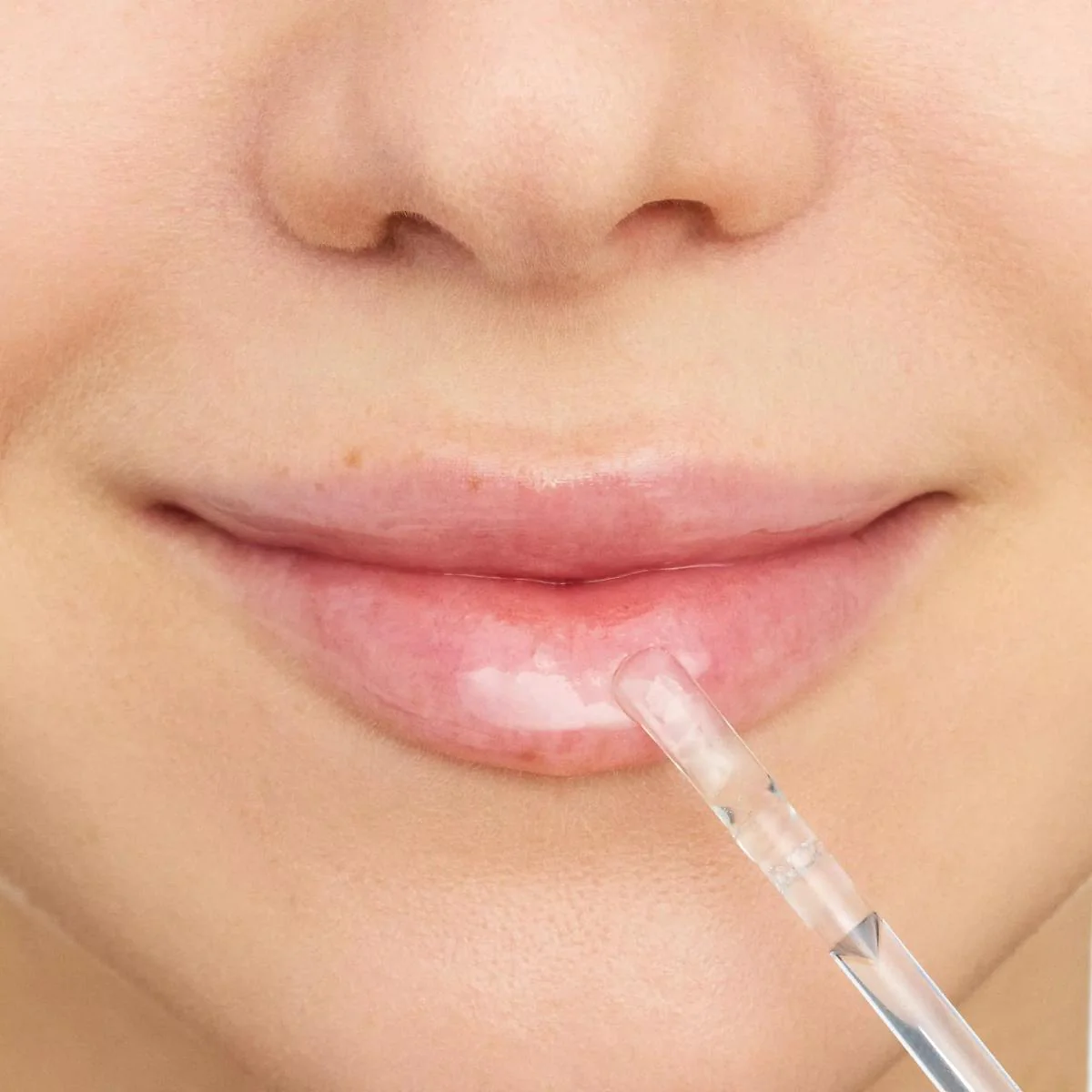 What The Fake! Glass Shine Plumping Lip Filler - Image 6