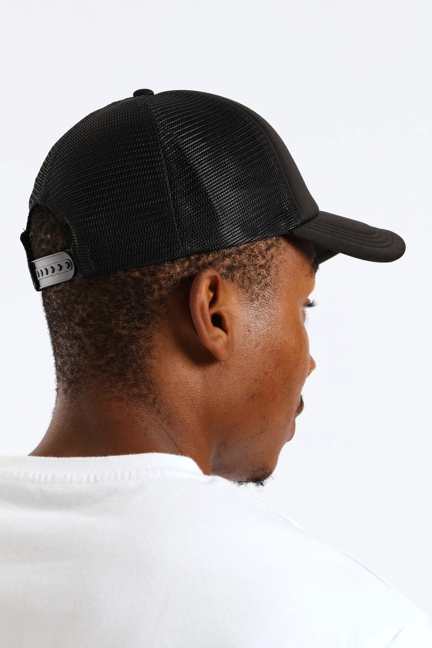 Essential Cat Logo Trucker Cap - Black - Image 4