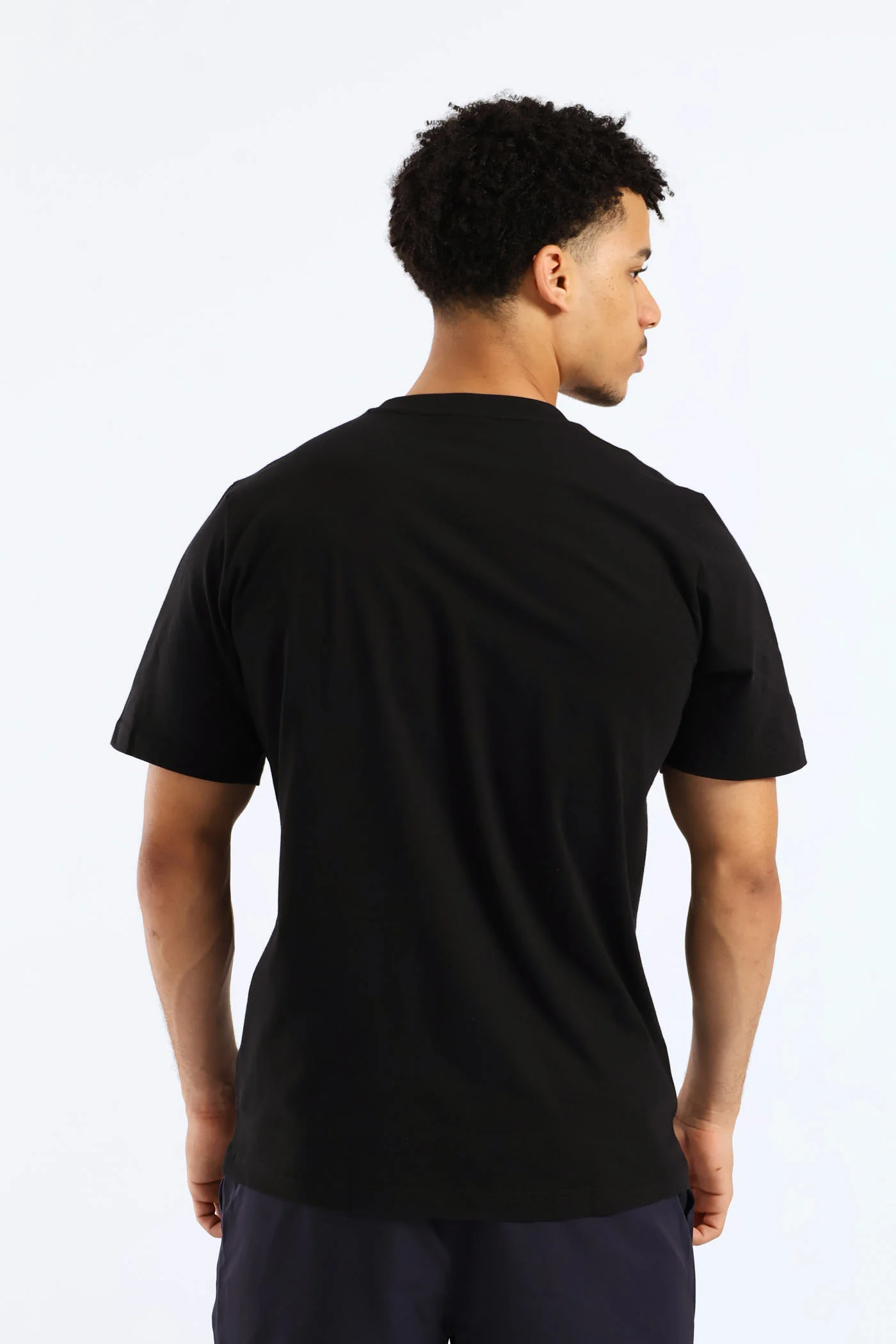Essential Logo Lab Tee - Black - Image 4