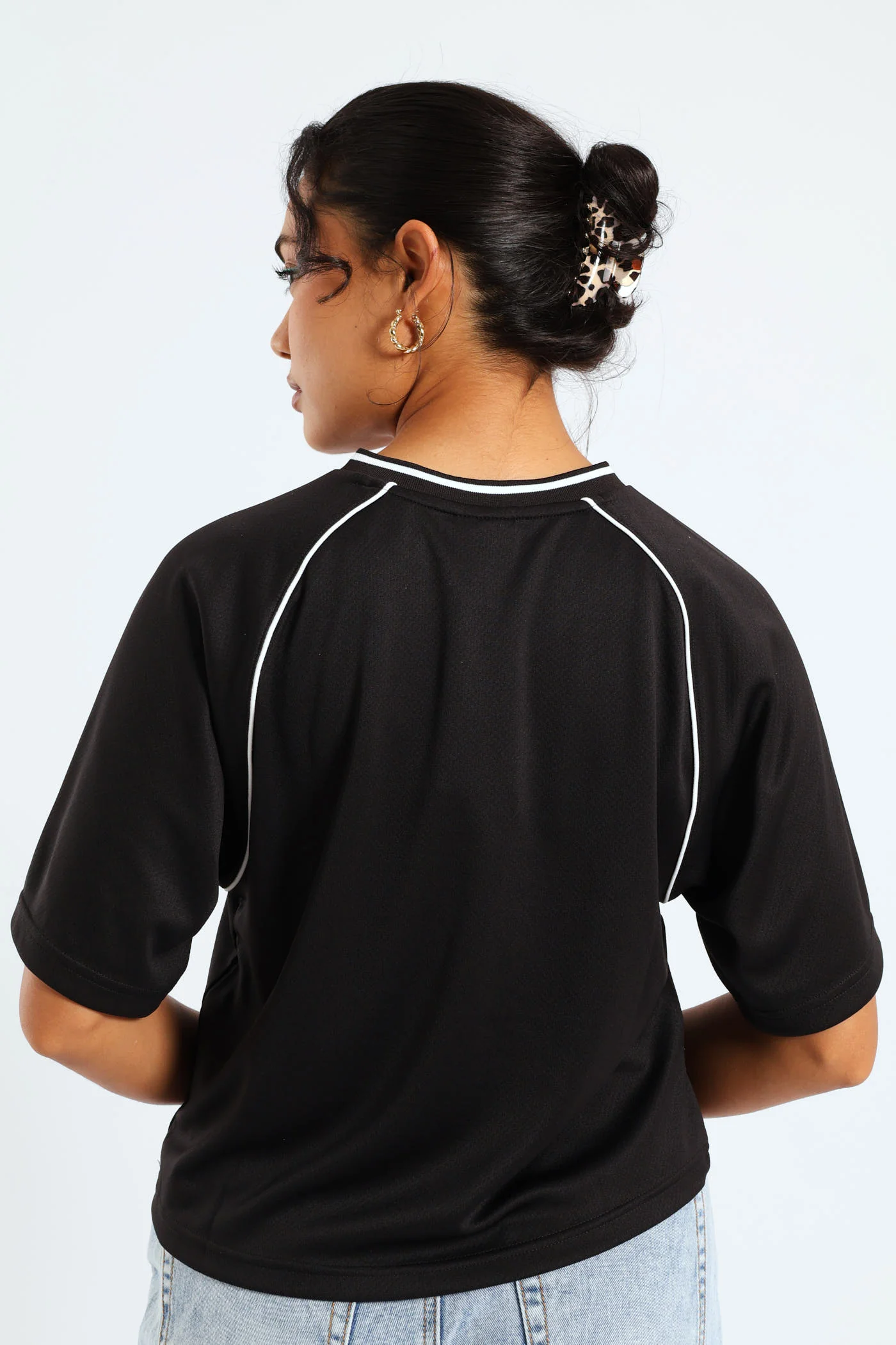 Essential Relaxed Cropped Football Jersey - Black - Image 4