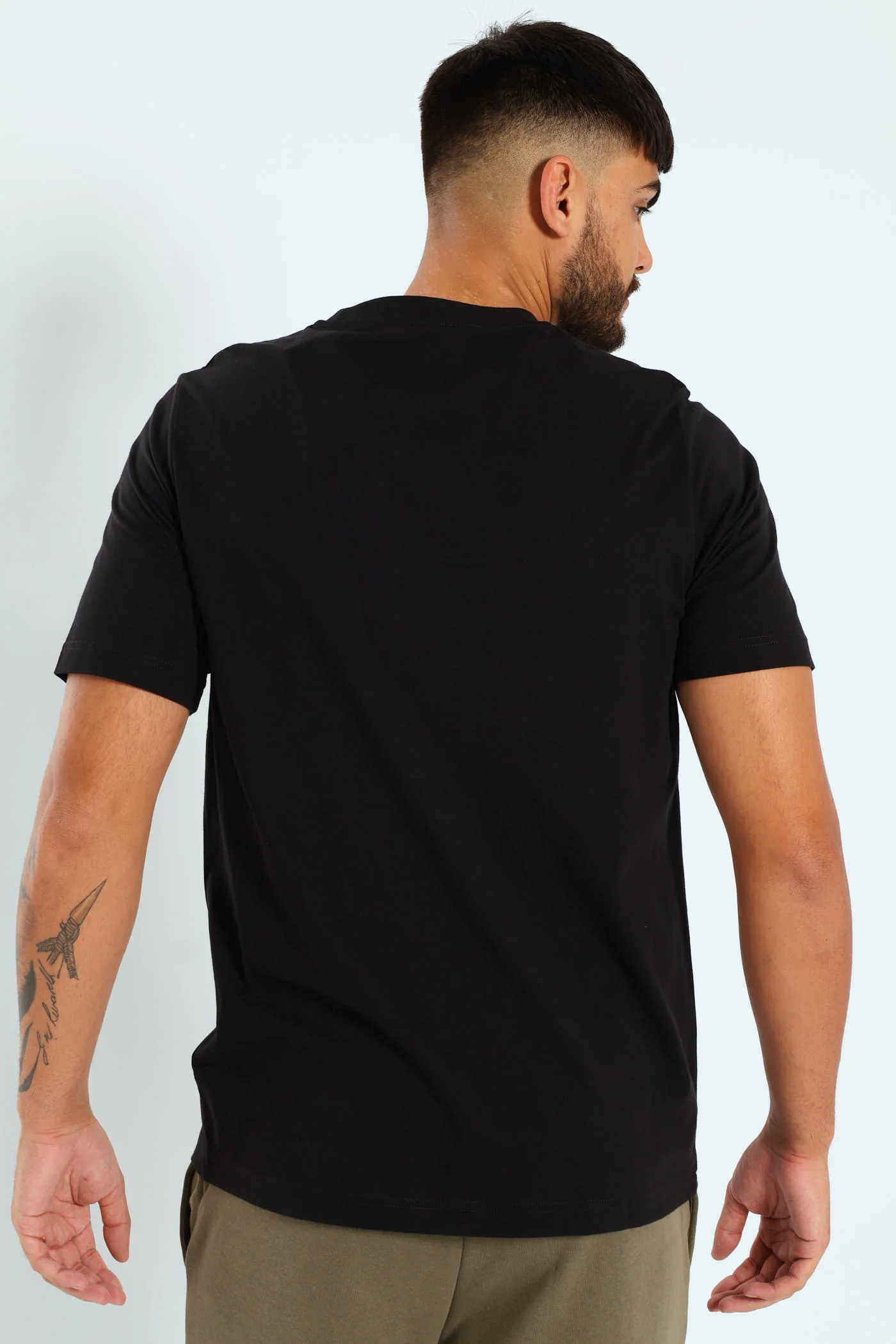 Essential Small Logo Tee - Black - Image 8