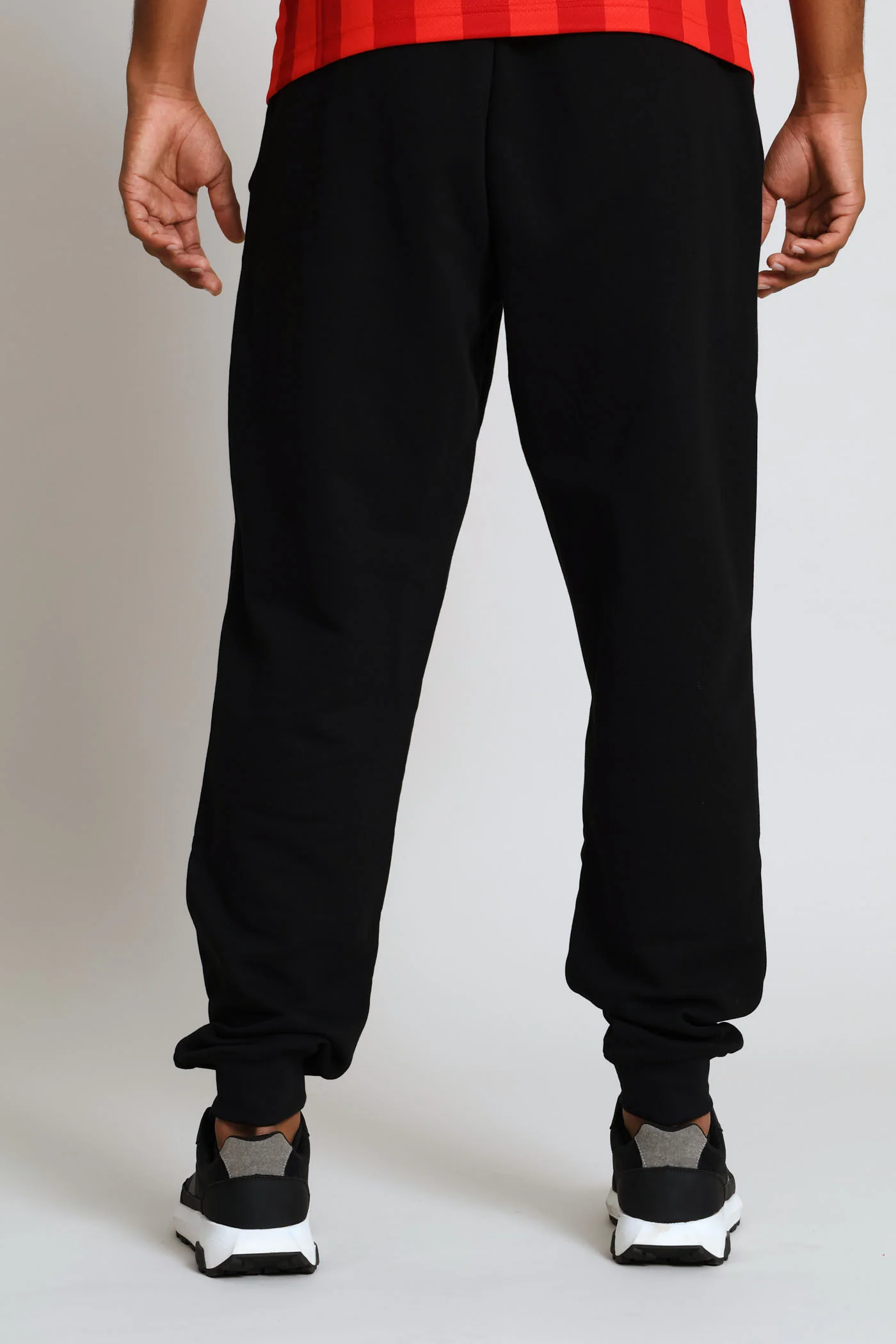 Essential Sweatpants - Black - Image 4