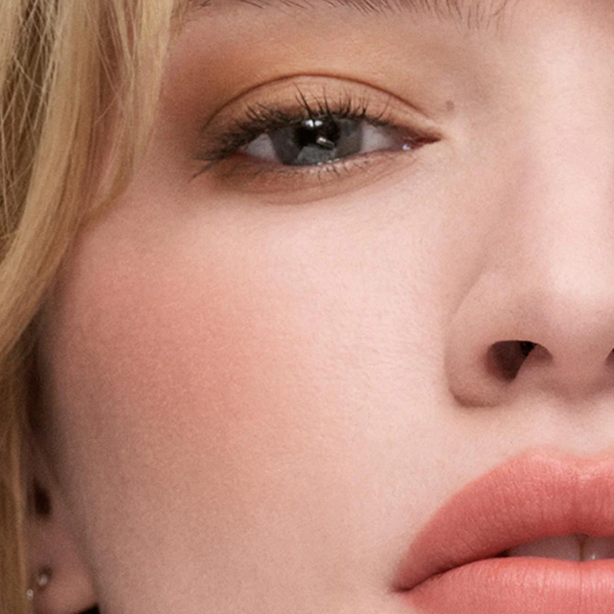 The Sculpting Blush Powder Blush - Image 6
