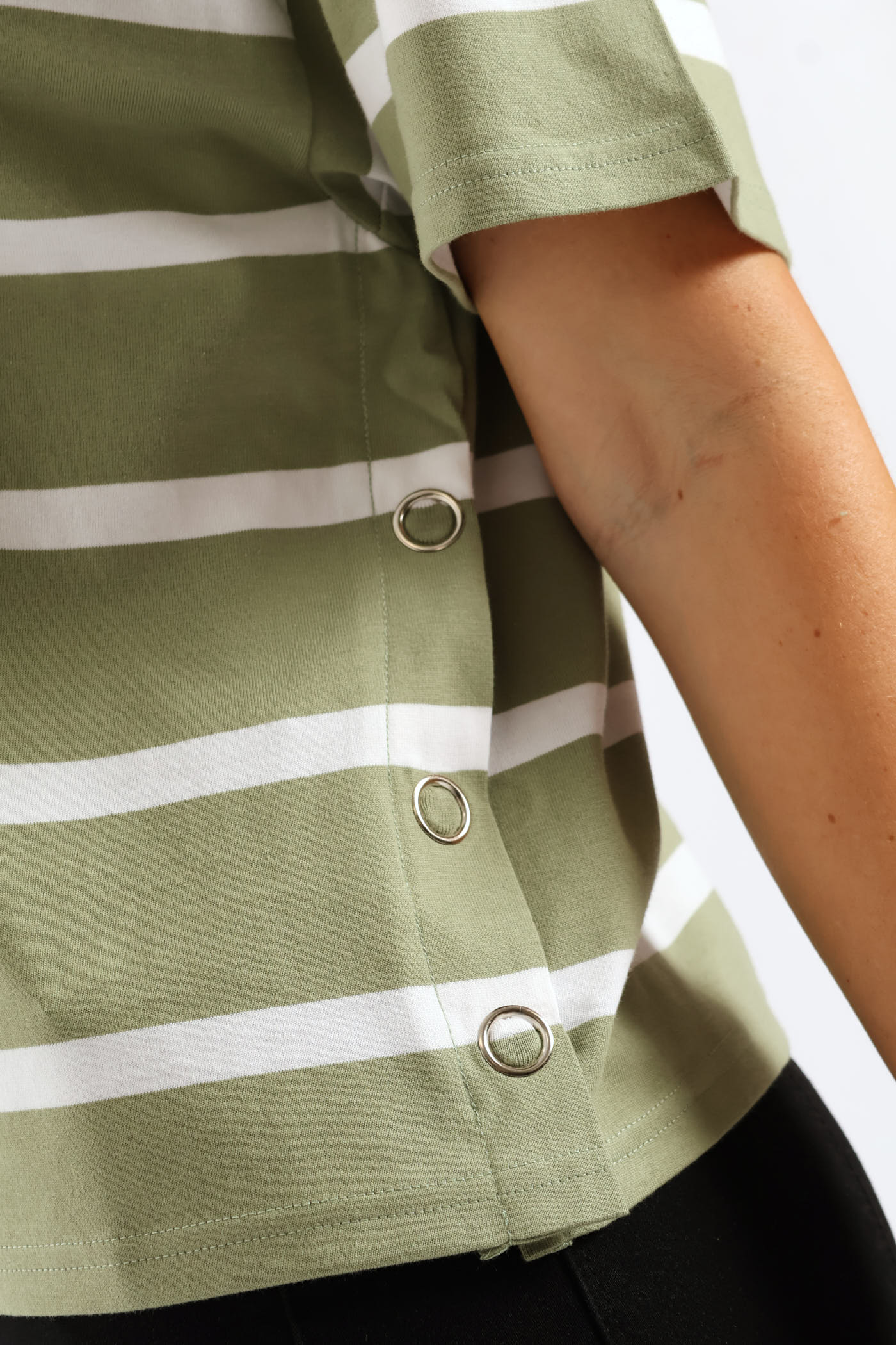 Eyelet Side Seam Detail Wide Stripe Boxy Tee - Green/White - Image 2