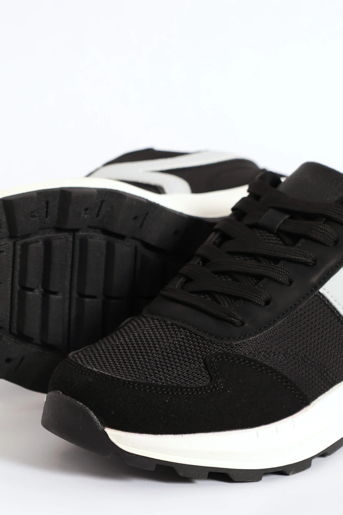 Fashion Retro Lace Up Trainer - Black/Grey - Image 6