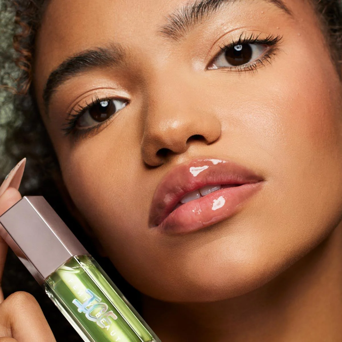 Gloss Bomb Ice Cooling Lip Luminizer - Image 4