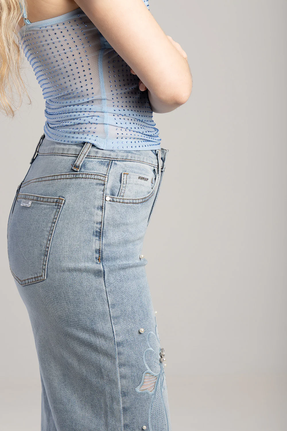 Floral Applique & Pearl Detail Mid Waisted Wide Leg Jean- Light Wash - Image 6