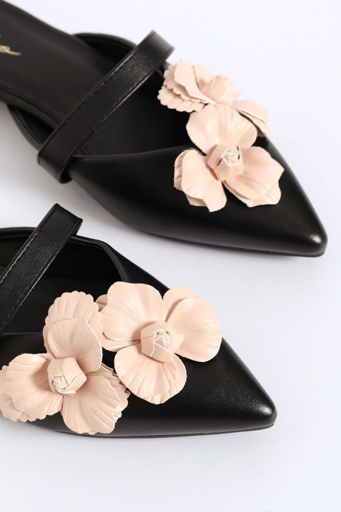 Flower Trim V-Cut Push In - Black - Image 2