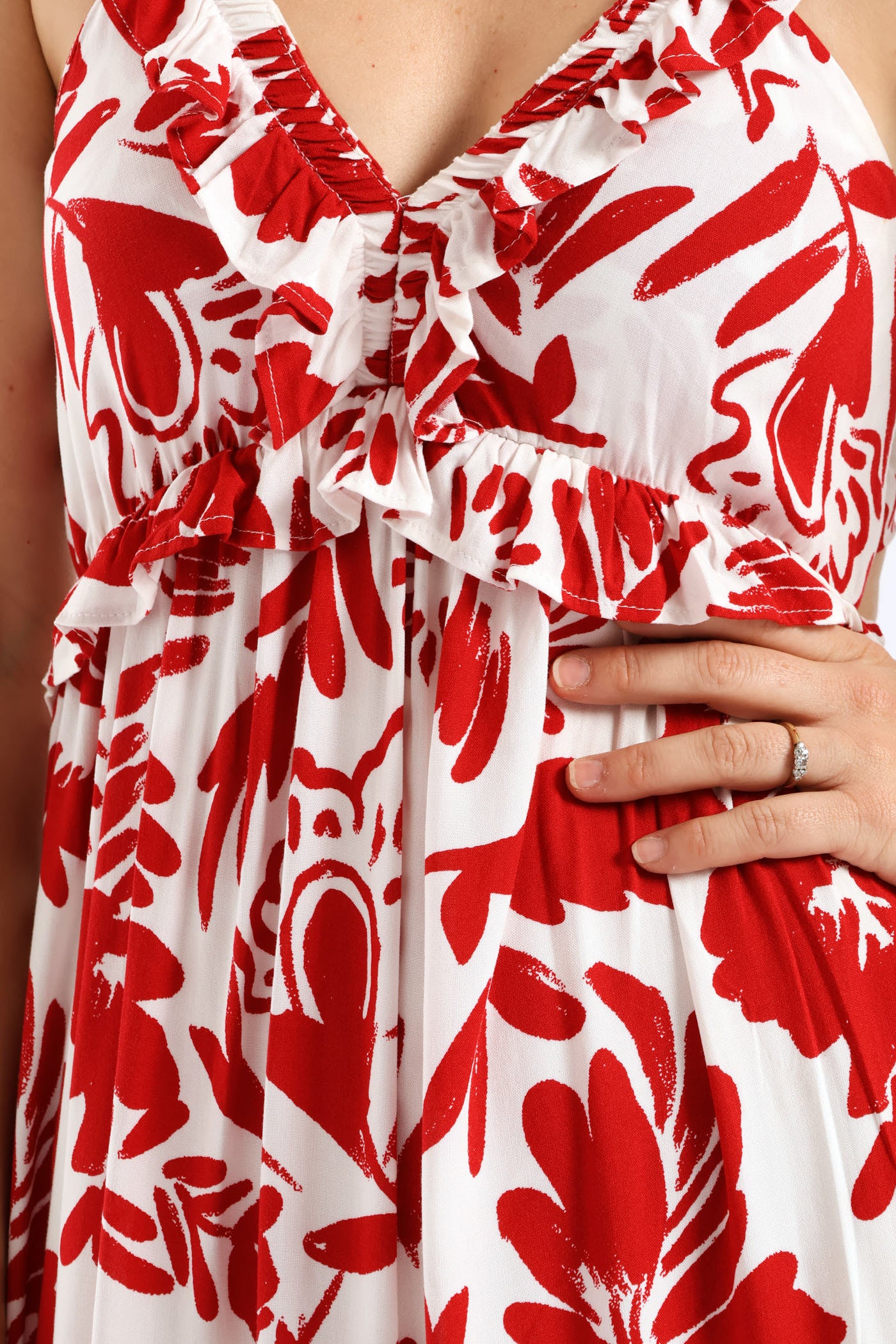 Frilly Shirred Bodice Open Back Tiered Maxi Dress - White/Red - Image 5