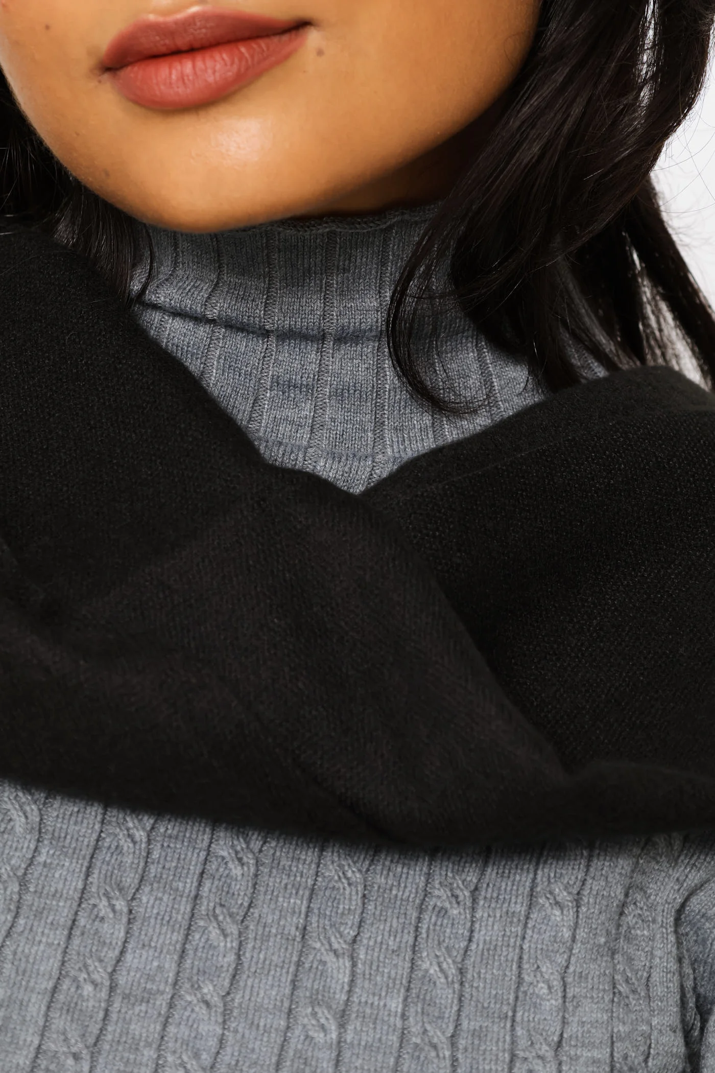 Fringe Detail Woven Scarf - Black - Image 4