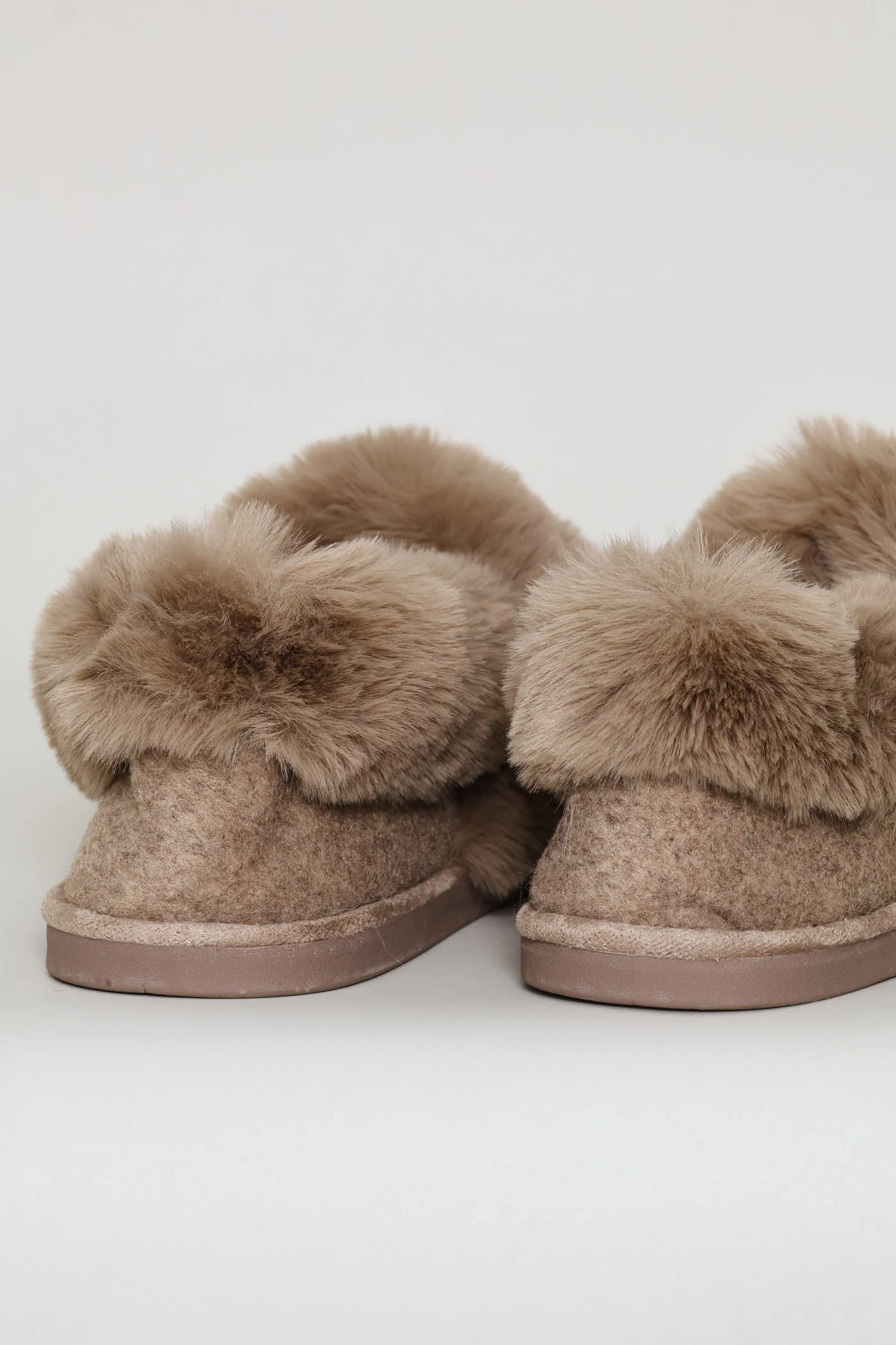 Full Closed Faux Fur Slipper - Taupe - Image 3