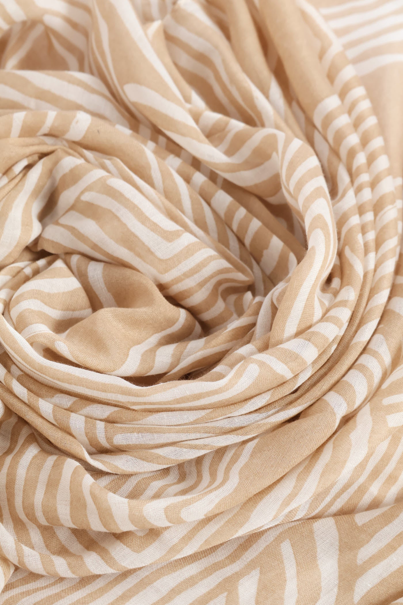 Geometric Printed Viscose Scarf - Beige - Image 3