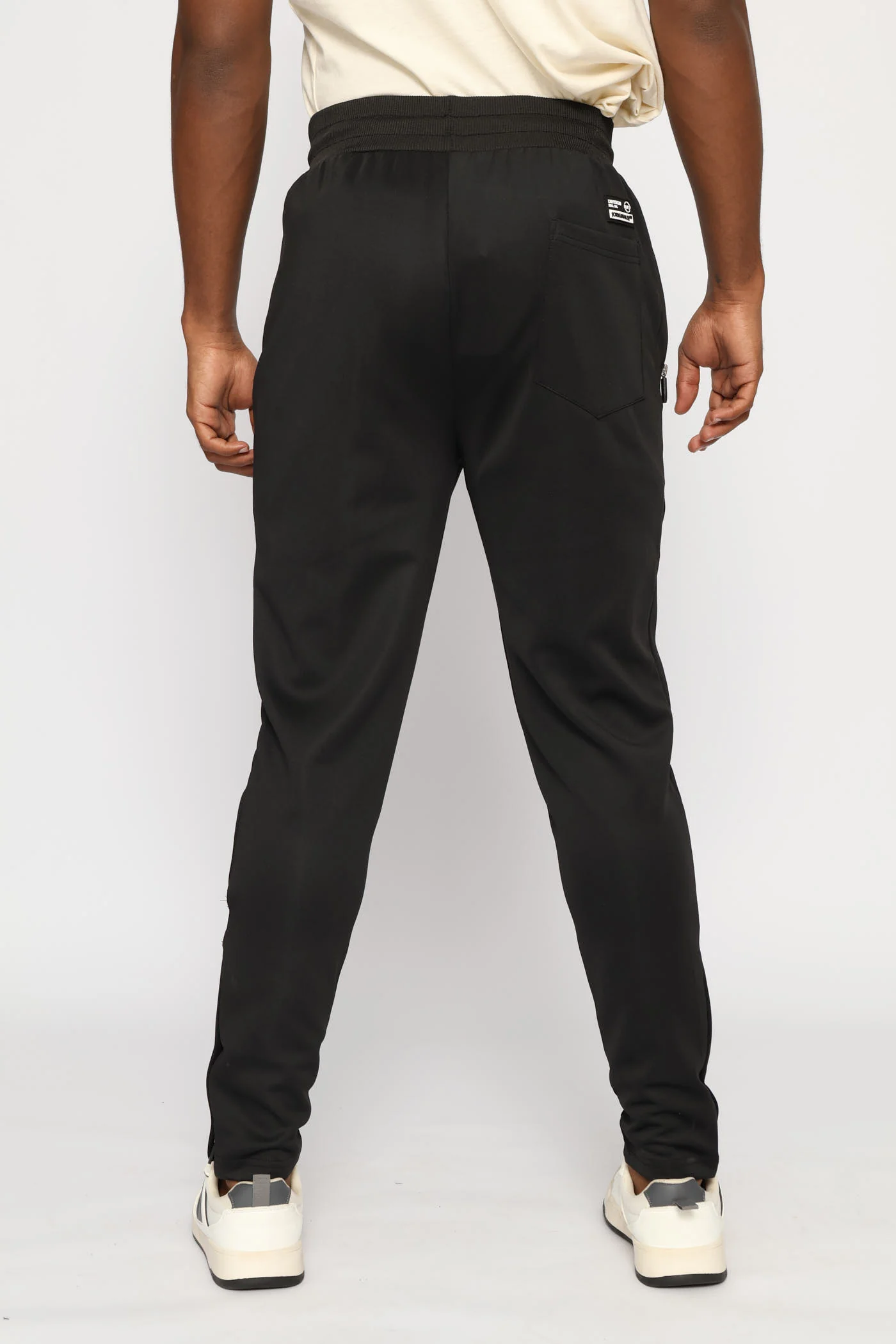 Ghost V2.0 Jogger - Black - Image 3