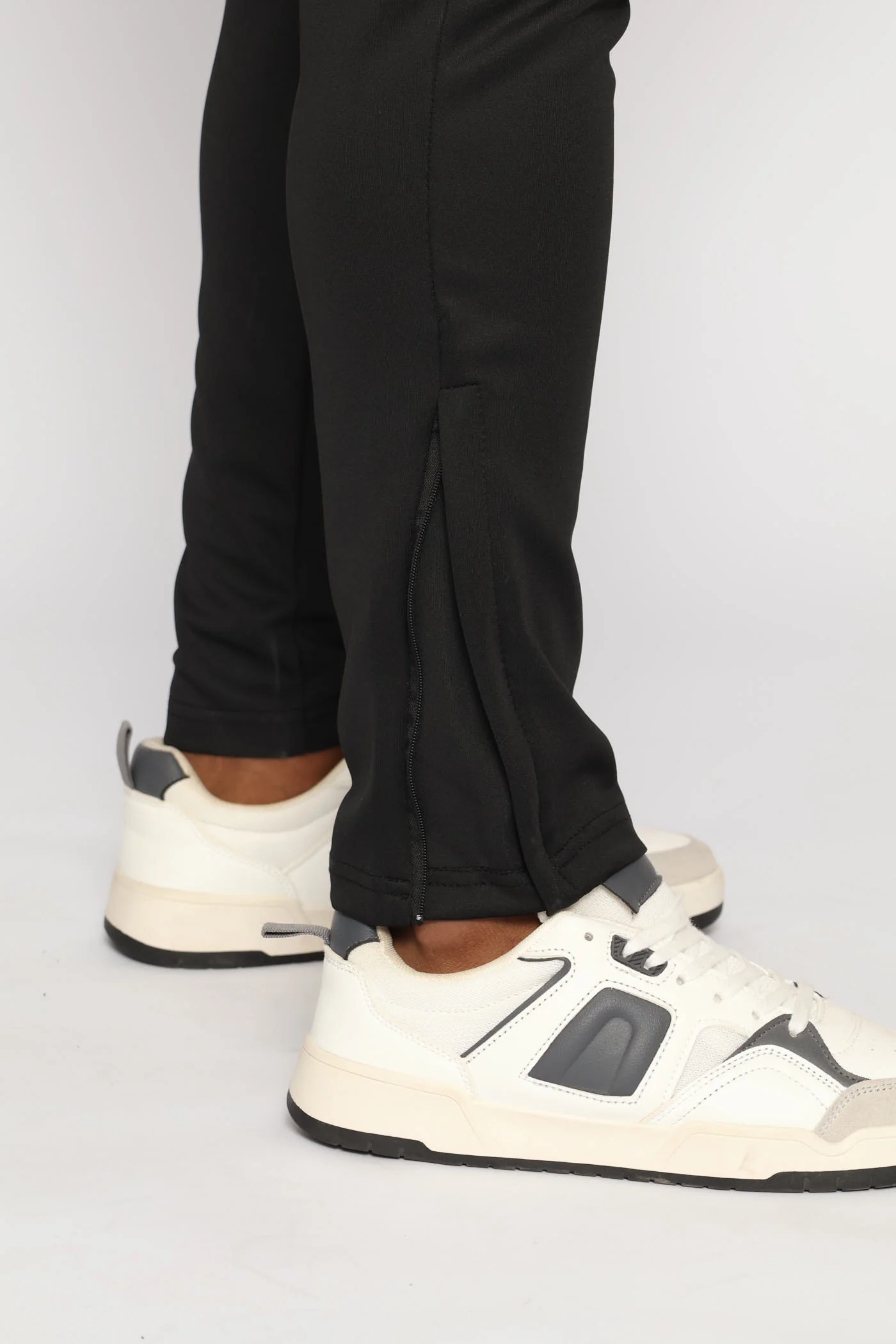 Ghost V2.0 Jogger - Black - Image 4